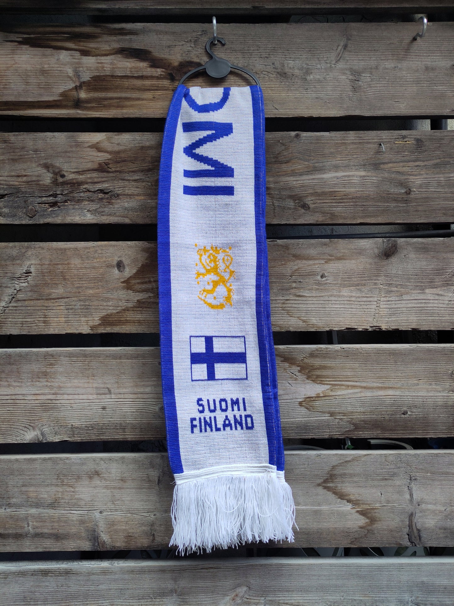 Finland scarf