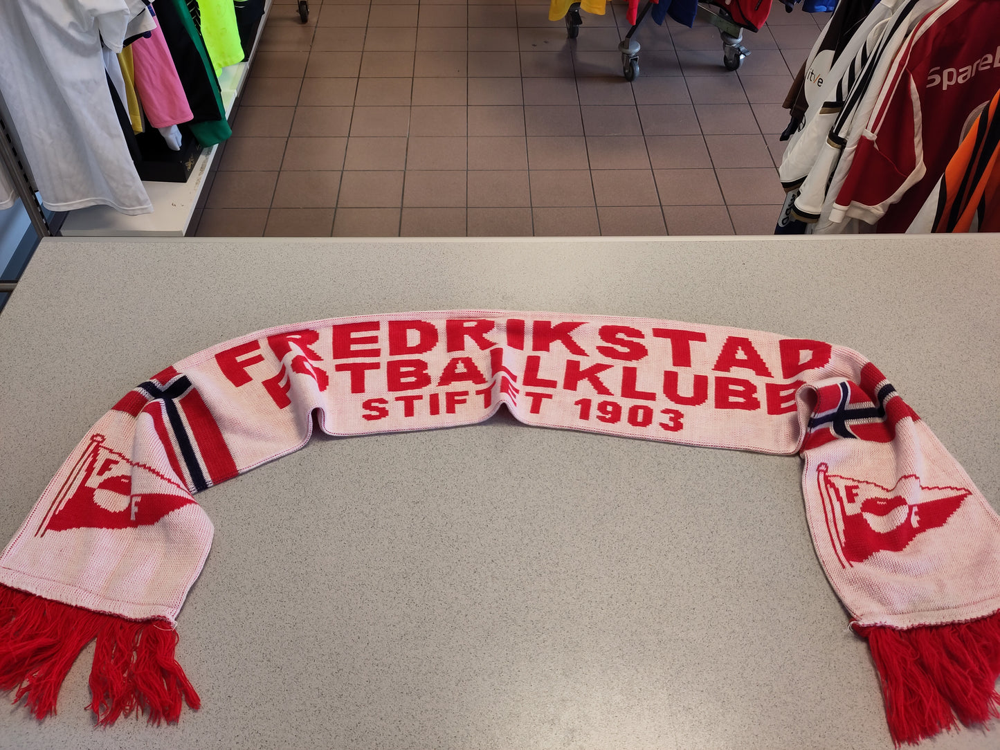 Fredrikstad skjerf v2
