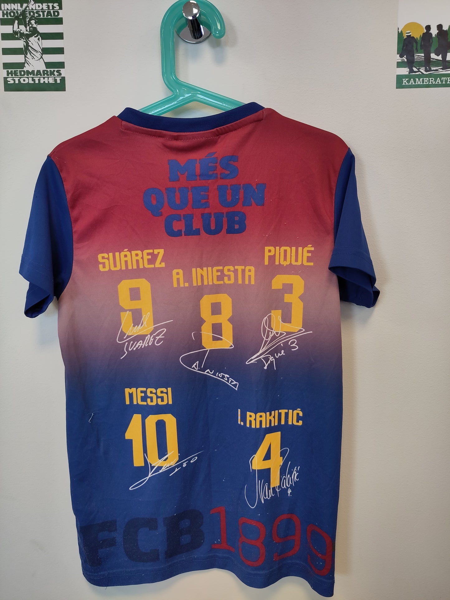 Barcelona t-skjorte Messi/Iniesta/Suarez/Pique/Rakitic barn