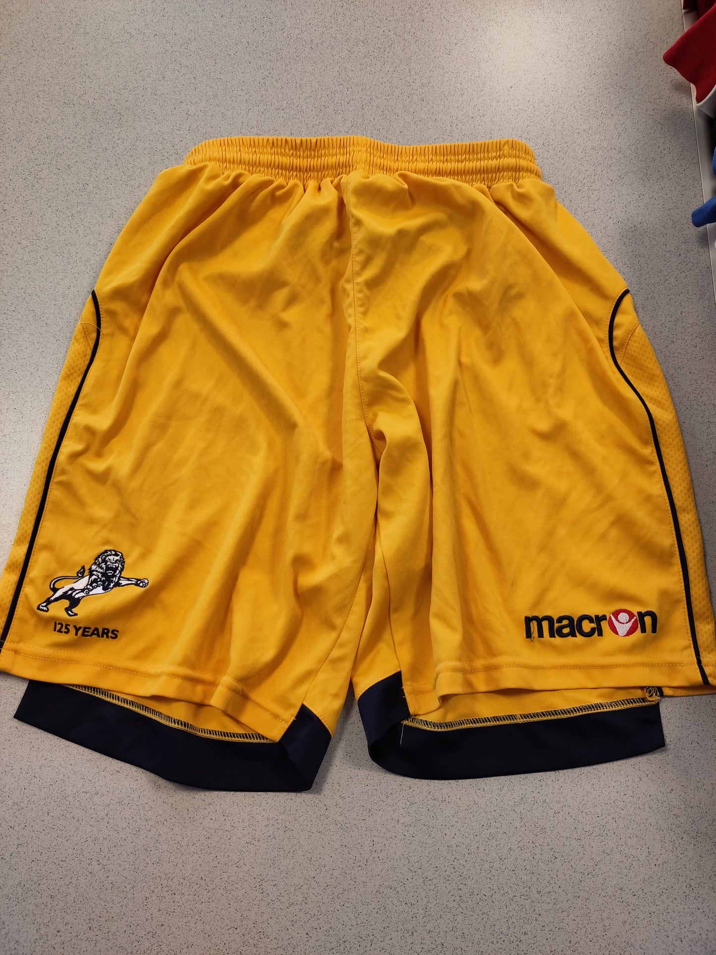 Millwall shirt 2010-11 away w/ shorts