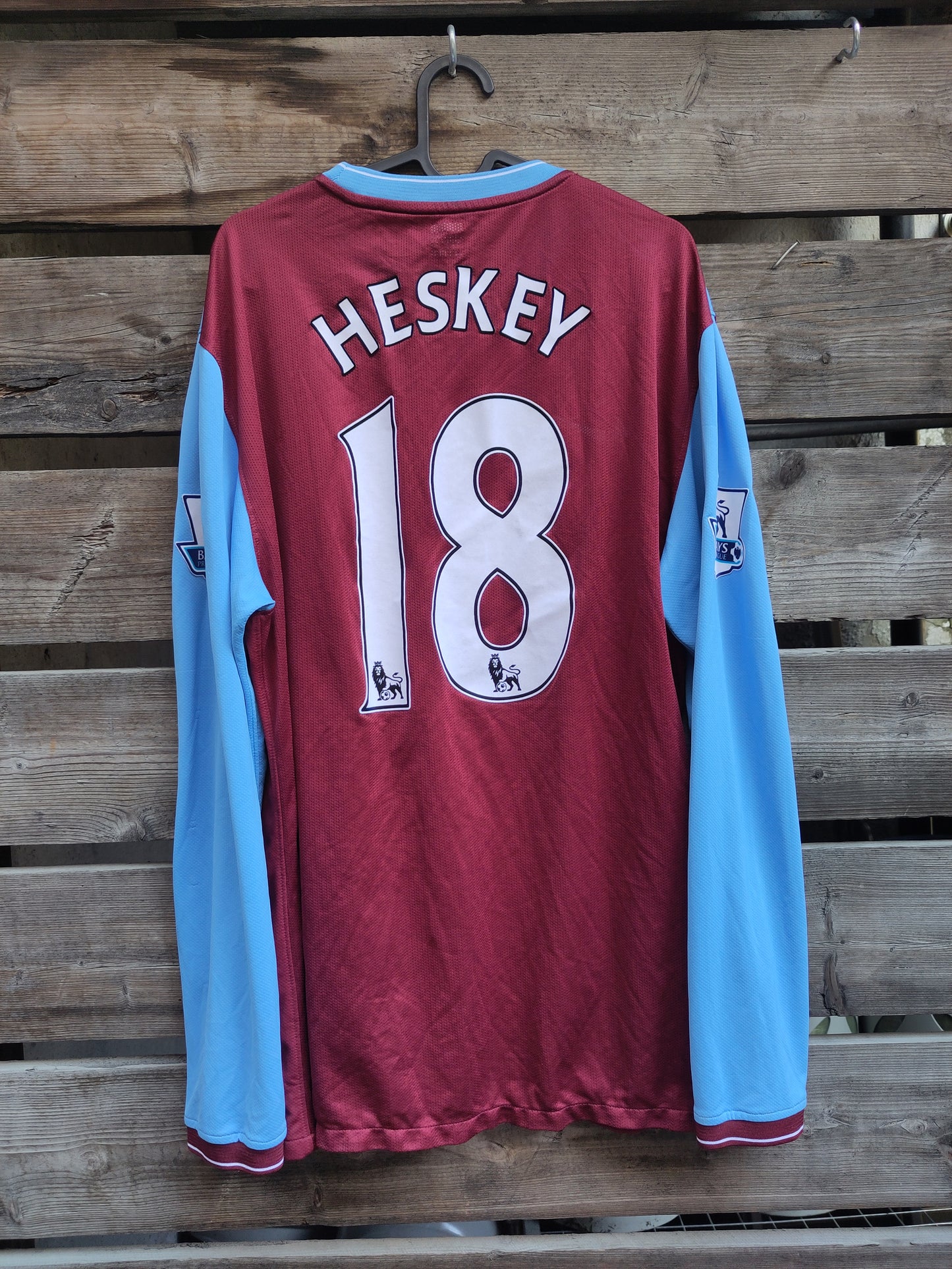 Aston Villa drakt 2009-10 utøverbrukt/kampbrukt Emile Heskey