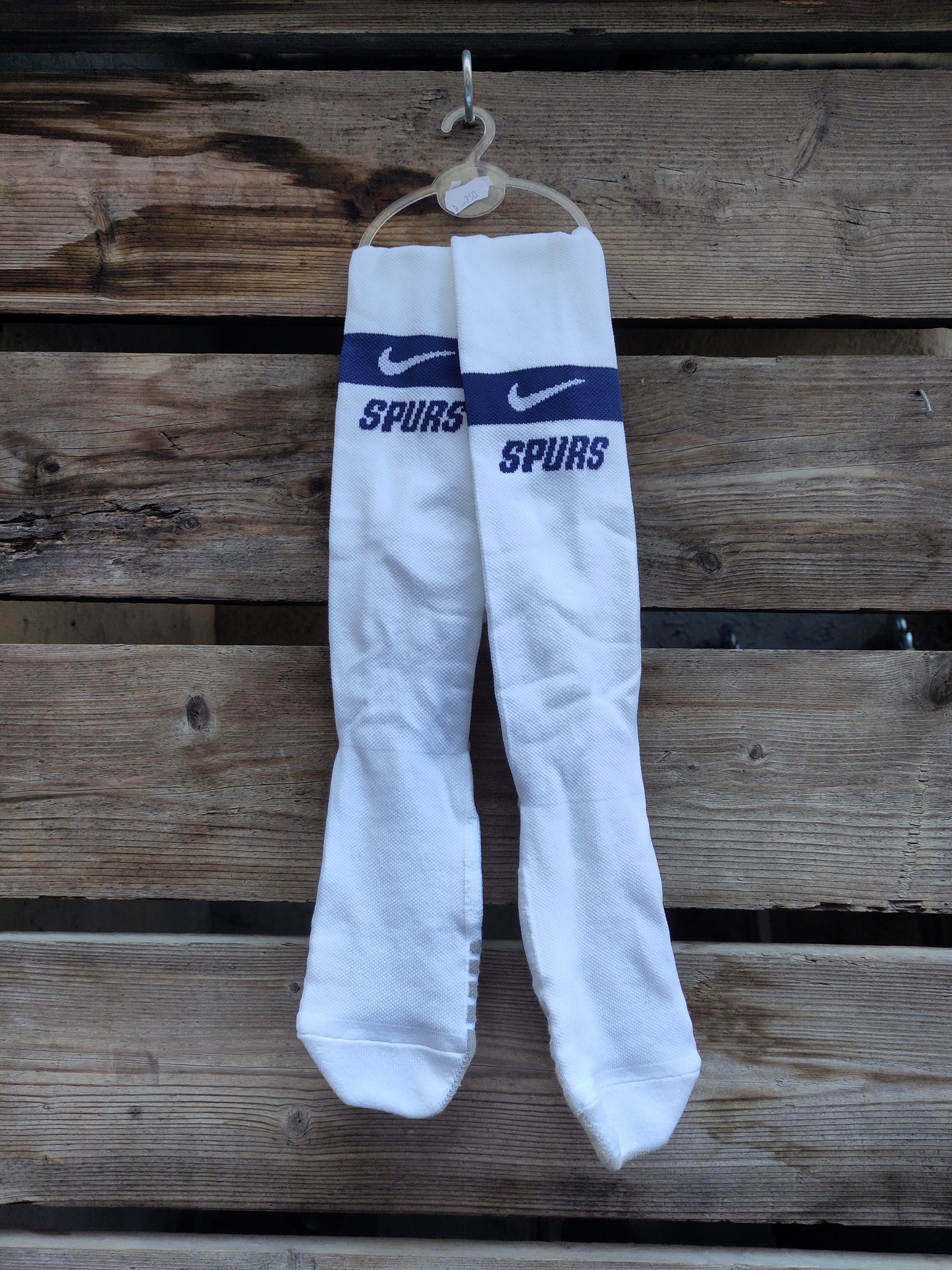 Tottenham socks 2019-20 at home