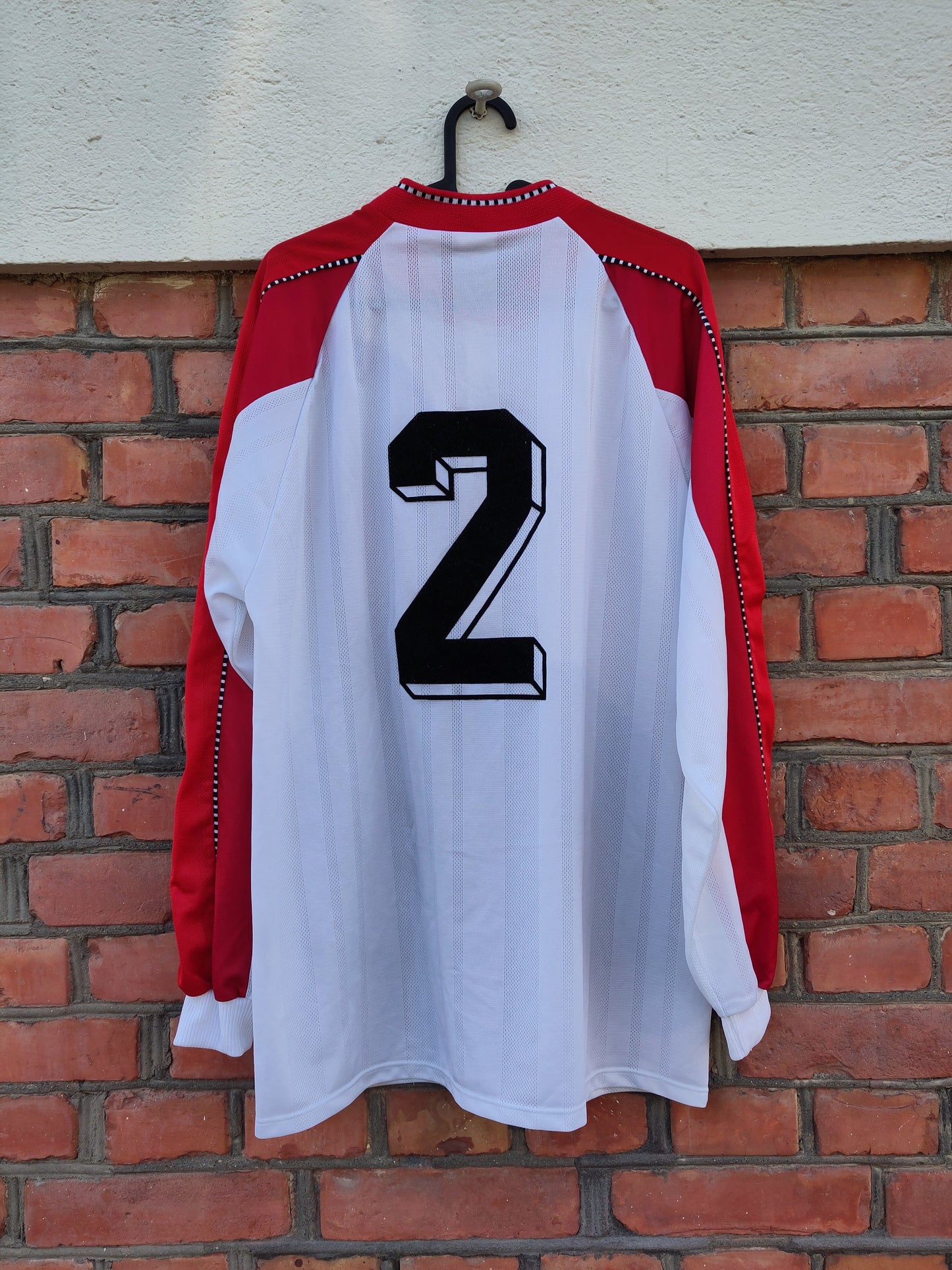 Til demensforskning + Barnekreftforeningen: Latvia MATCHWORN Laizāns shirt 1998 (Euro 2000 qualifier)