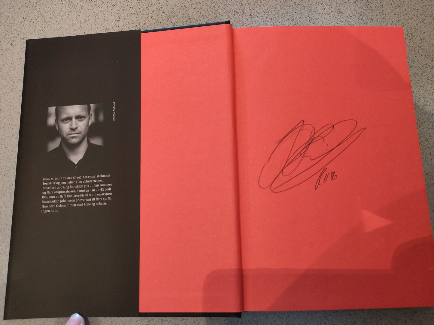 BOK: Fordeler og ulemper ved å være John Arne Riise (Riise/Johansson) SIGNERT