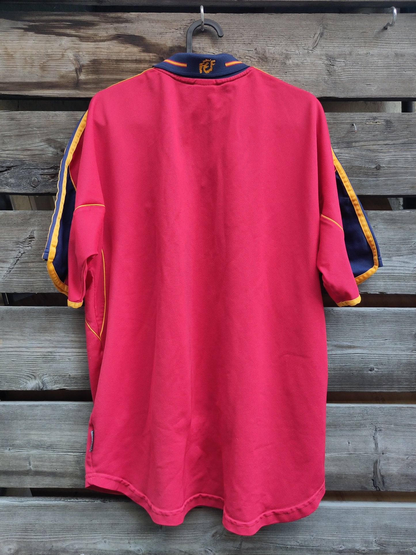 Spania drakt 2000 hjemme