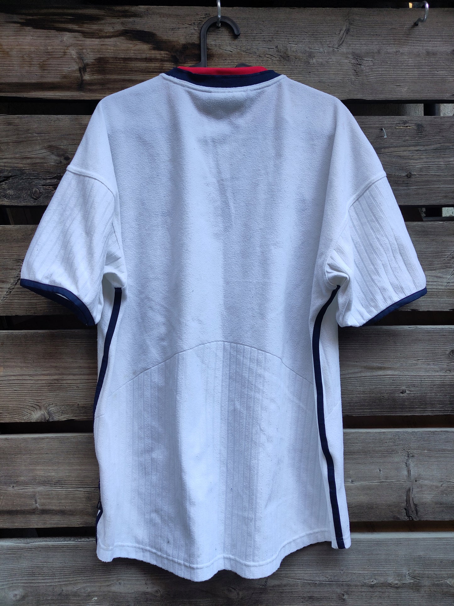 Norge drakt 2000 borte