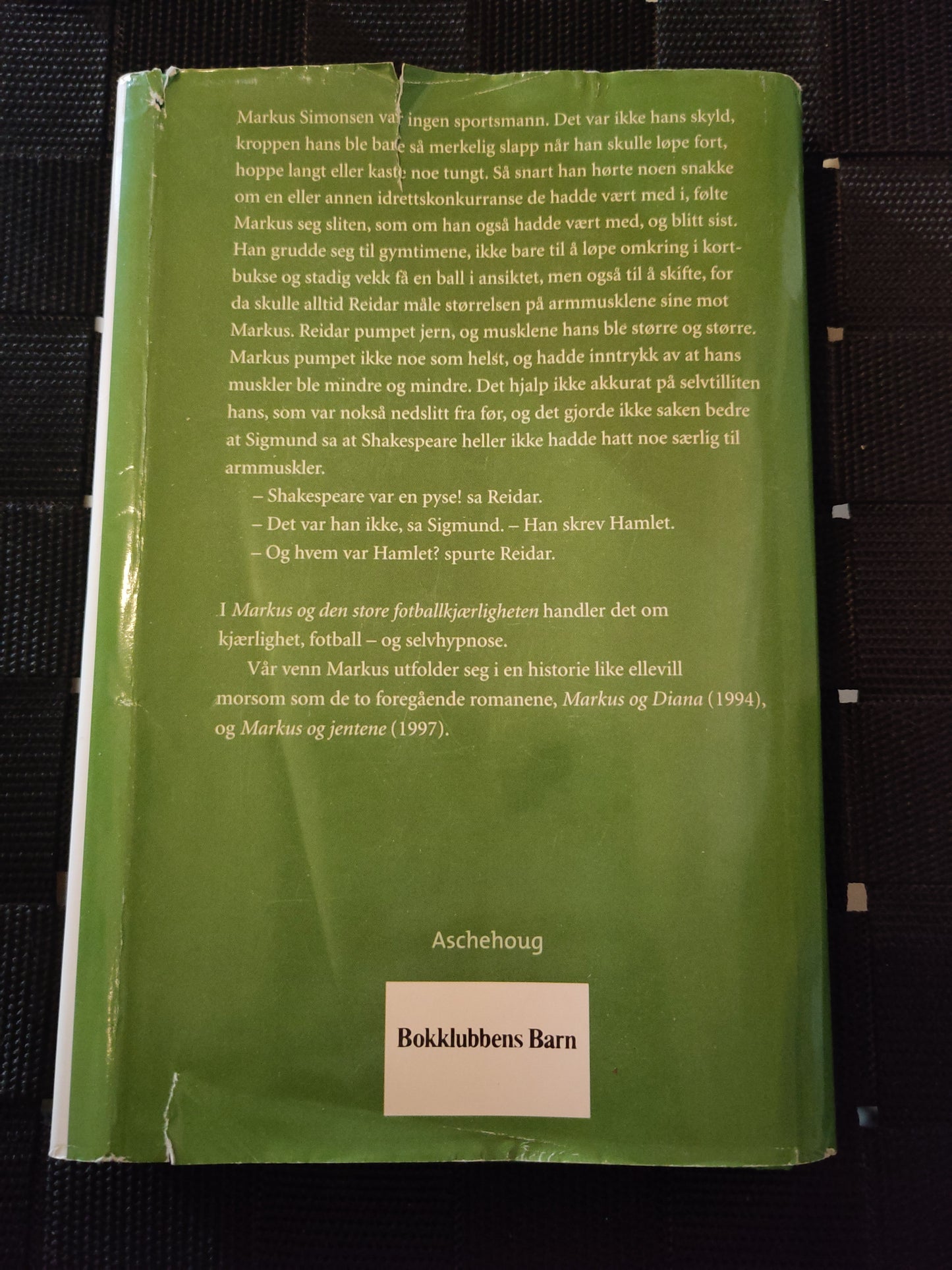 BOK: Markus og den store fotballkjærligheten (Klaus Hagerup)