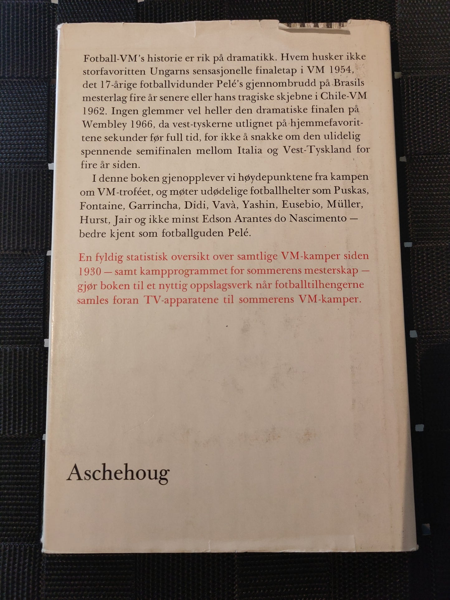 BOK: Fra Puskas til Pelé (Fjellbirkeland)
