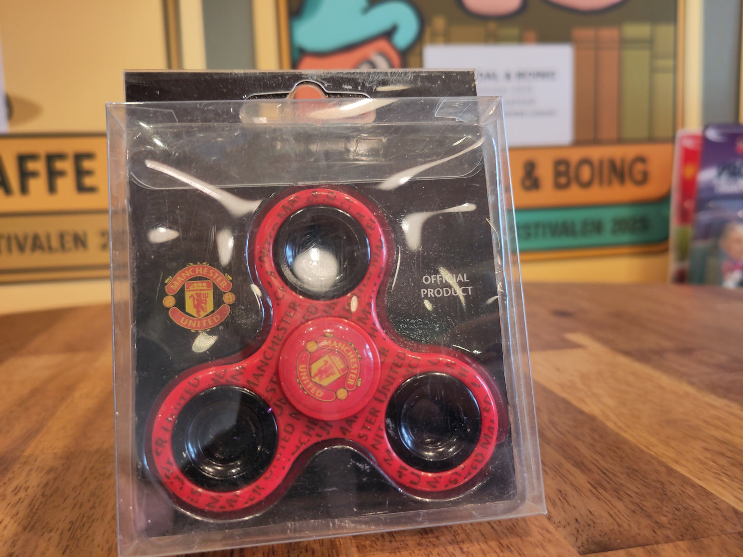 Manchester United fidget spinner*
