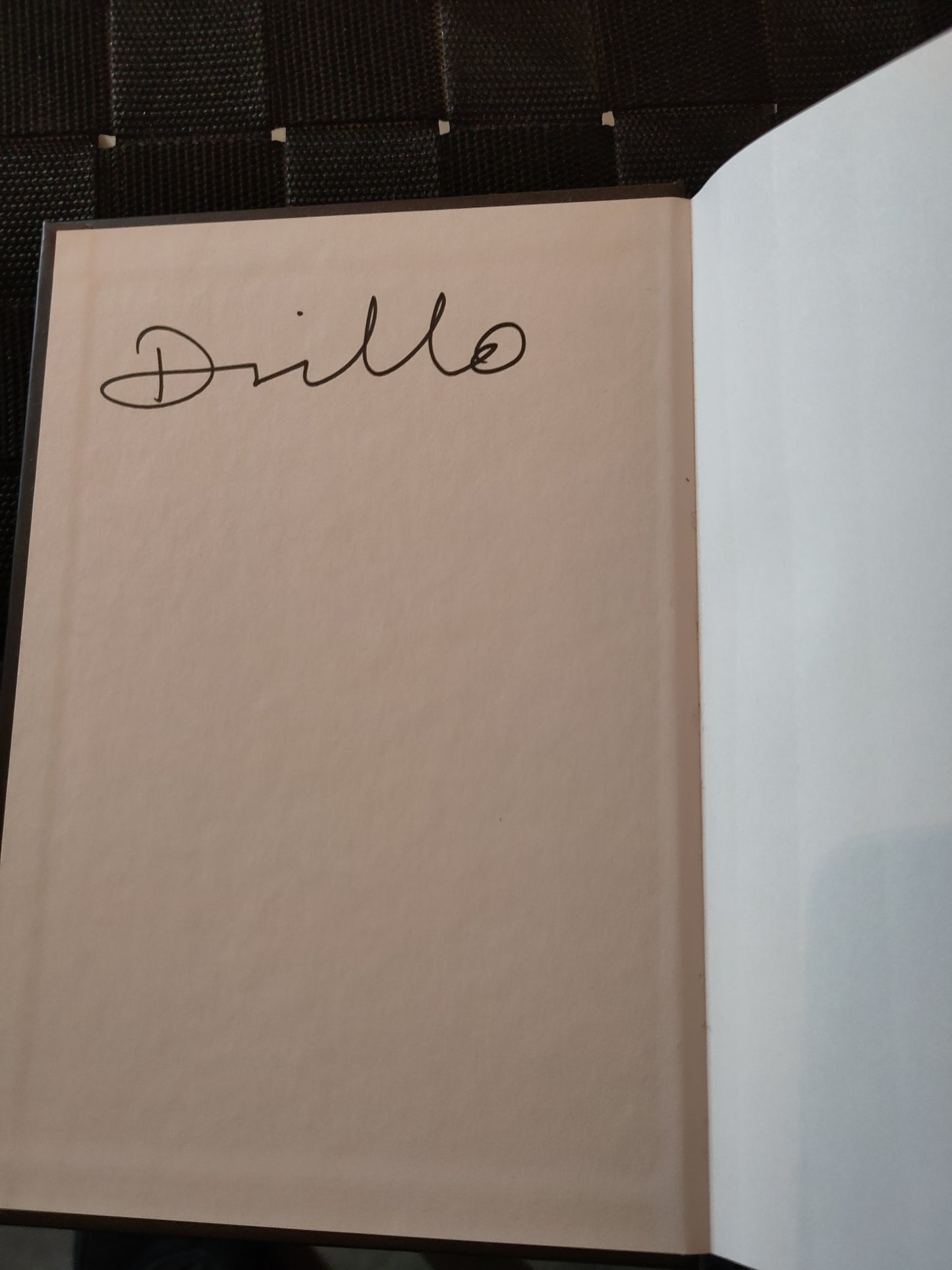 BOK: Jorda rundt med Drillo (Olsen) signert