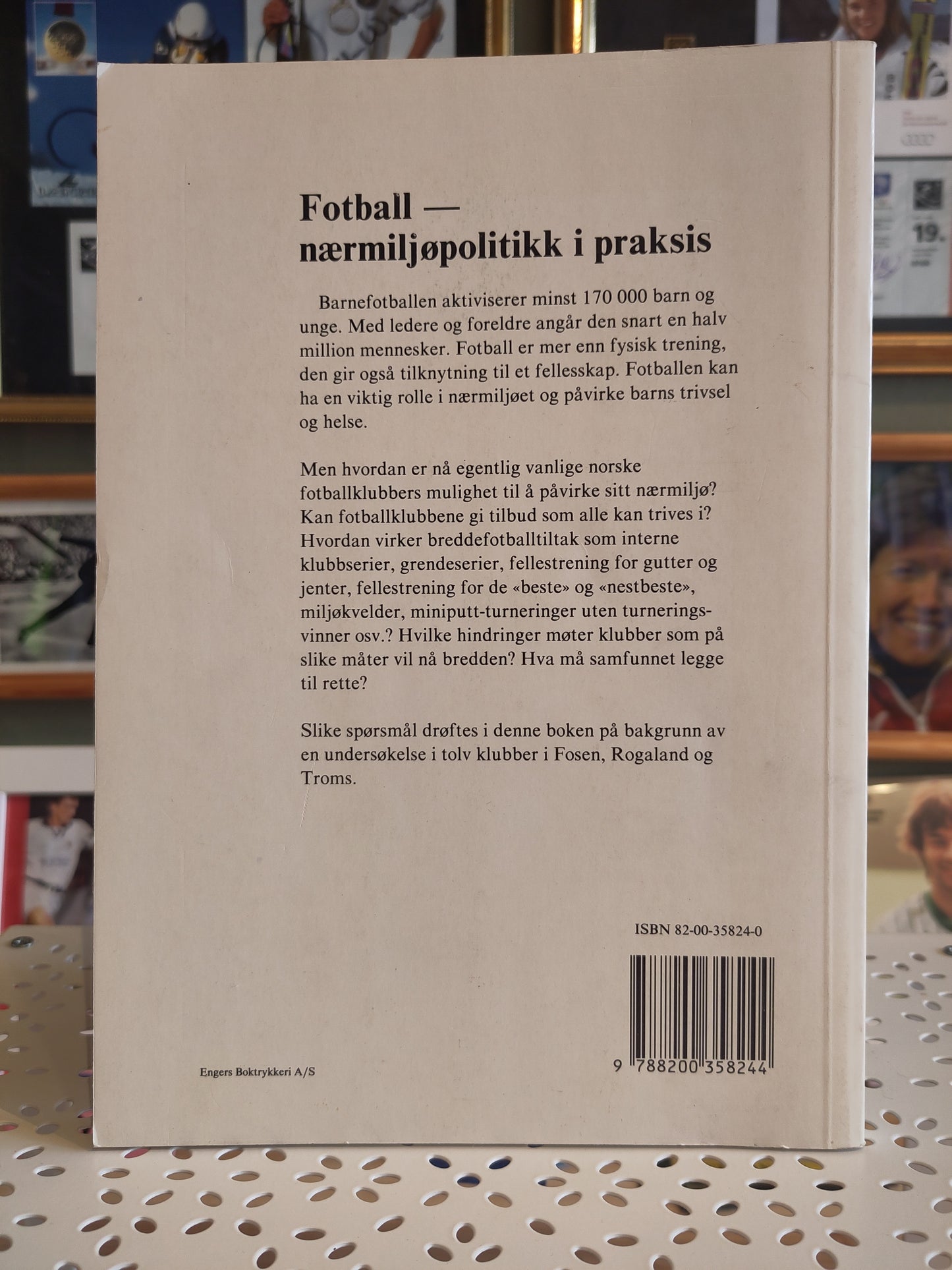 BOK: Fotball - nærmiljøpolitikk i praksis (Tveit/Vaglum)