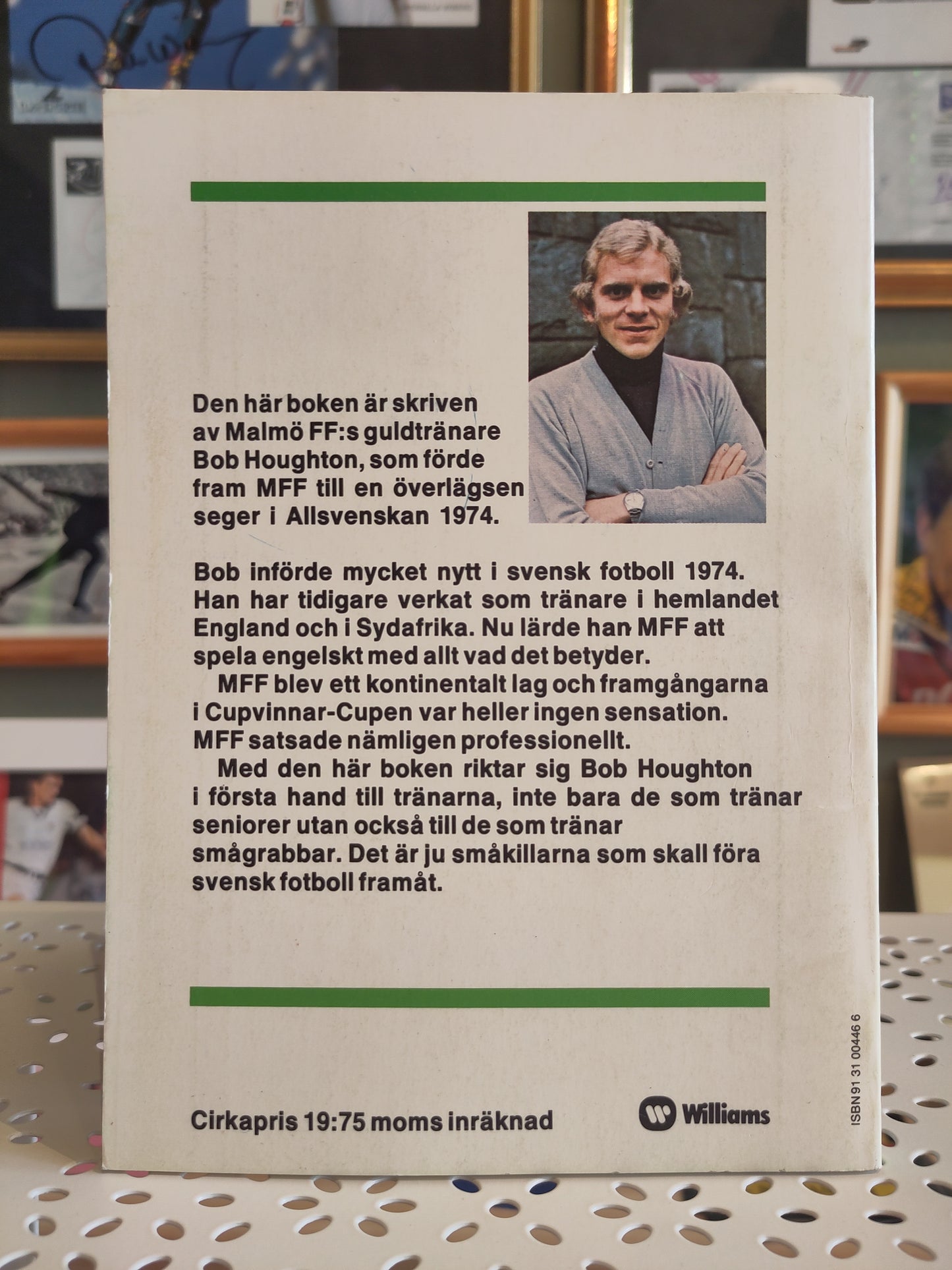 BOK: Fotboll - spelsystem, teknik, anfallsspel och myckey annat du kan ha nytta av (Houghton)