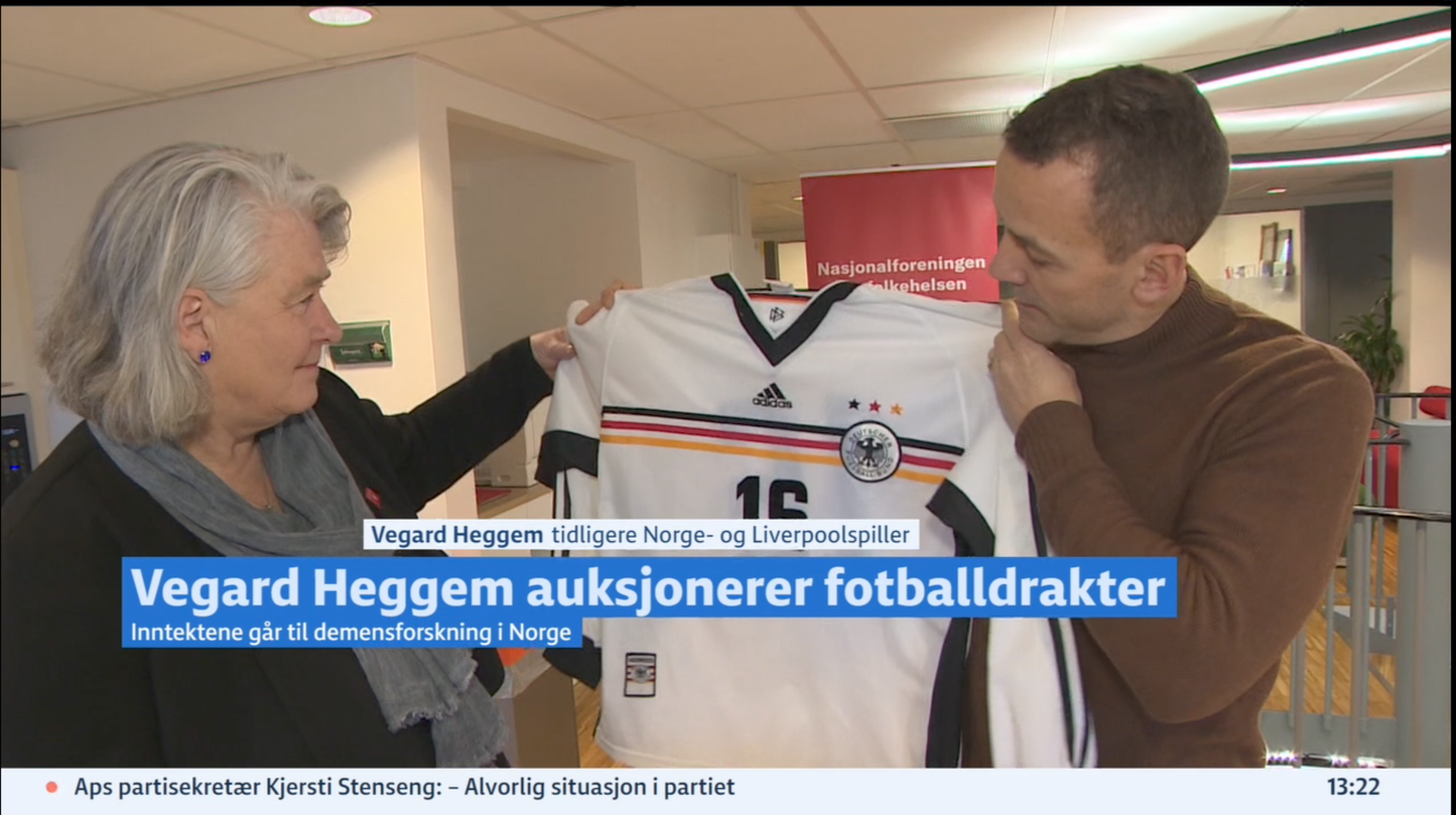 Frakt drakter/bøker demensdugnaden