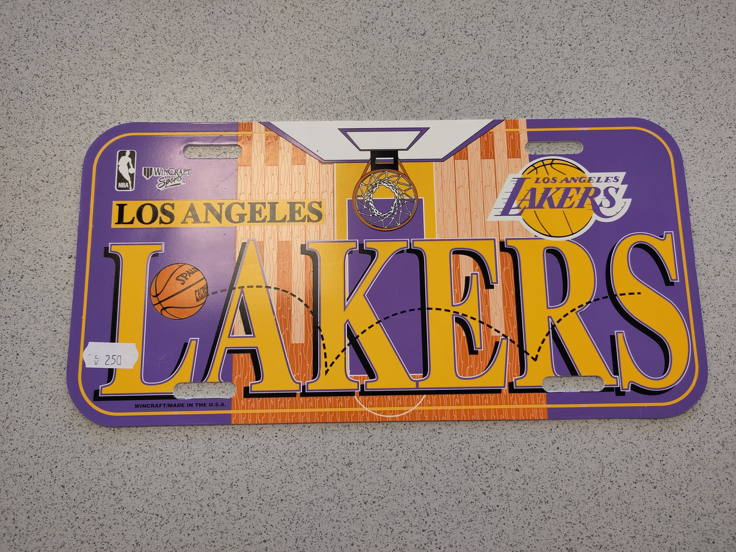 LA Lakers sign