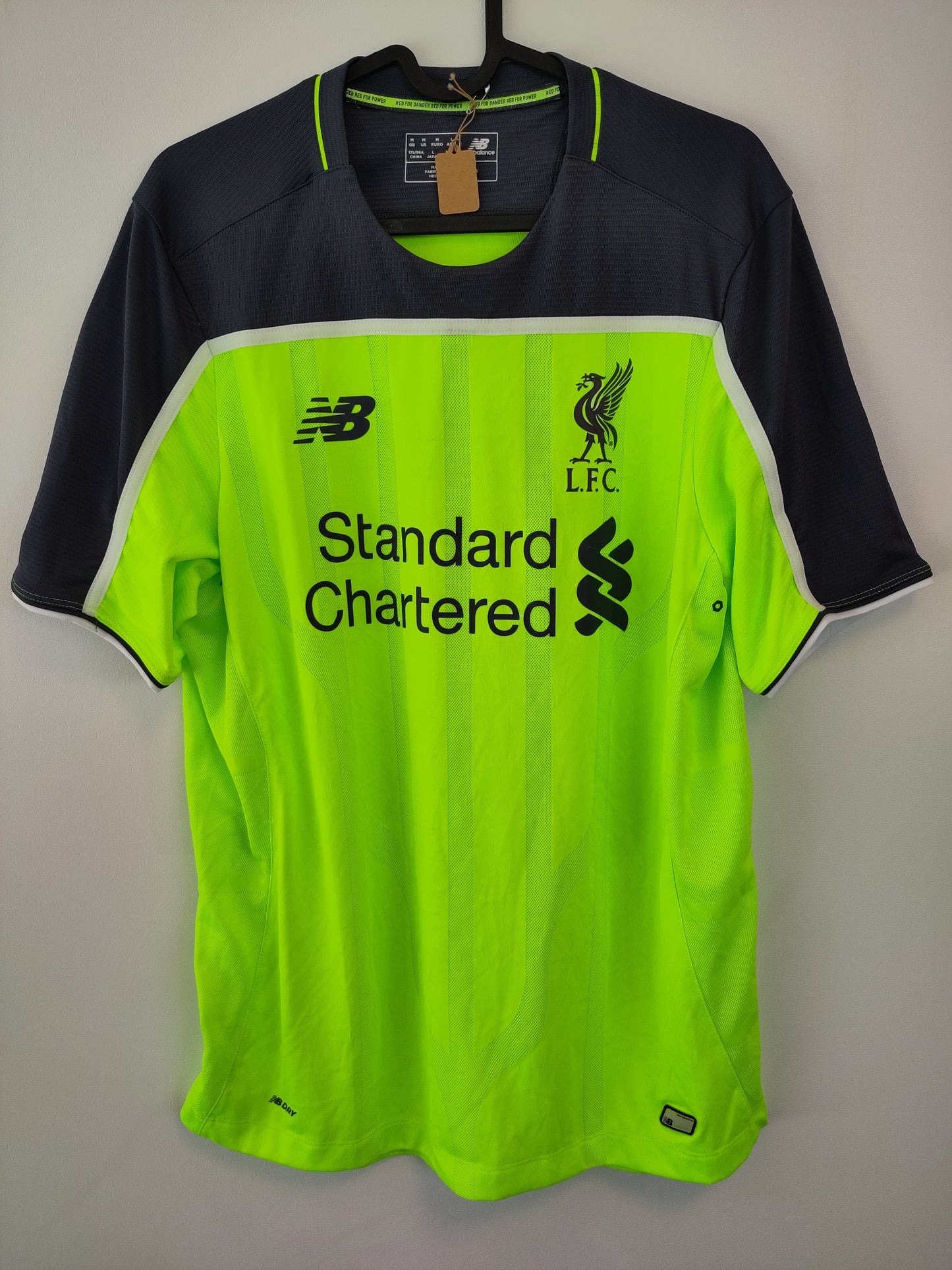 Liverpool drakt 2016-17 tredje