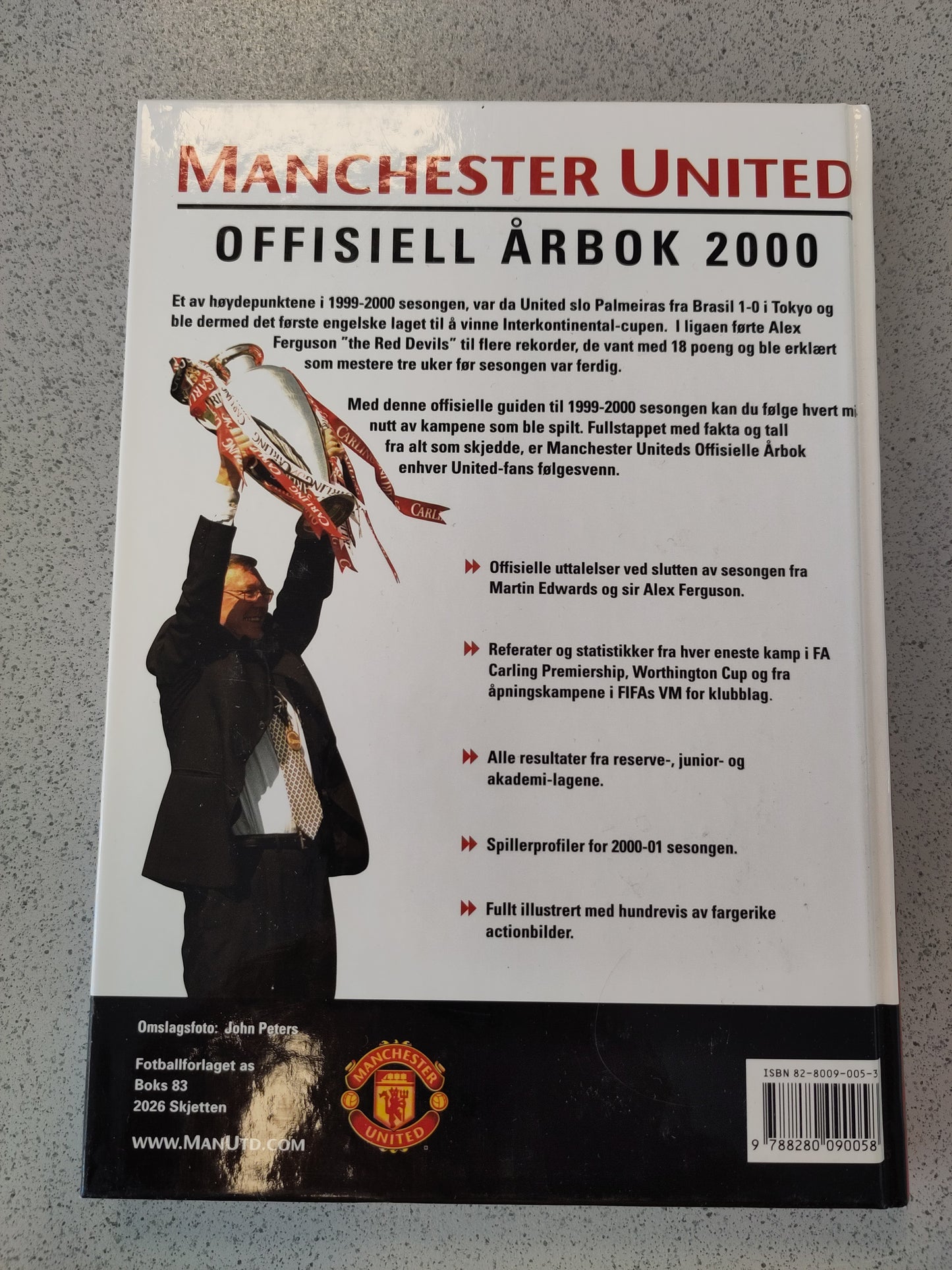 BOK: Manchester United offisiell årbok 2000 (Butler/Ponting)