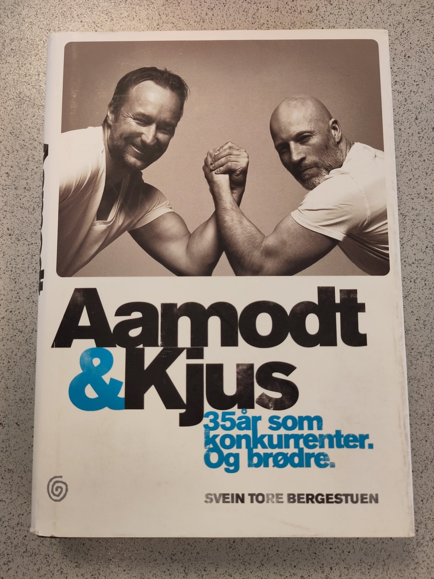 BOK: Aamodt & Kjus - 35 år som konkurrenter. Og brødre (Bergestuen)