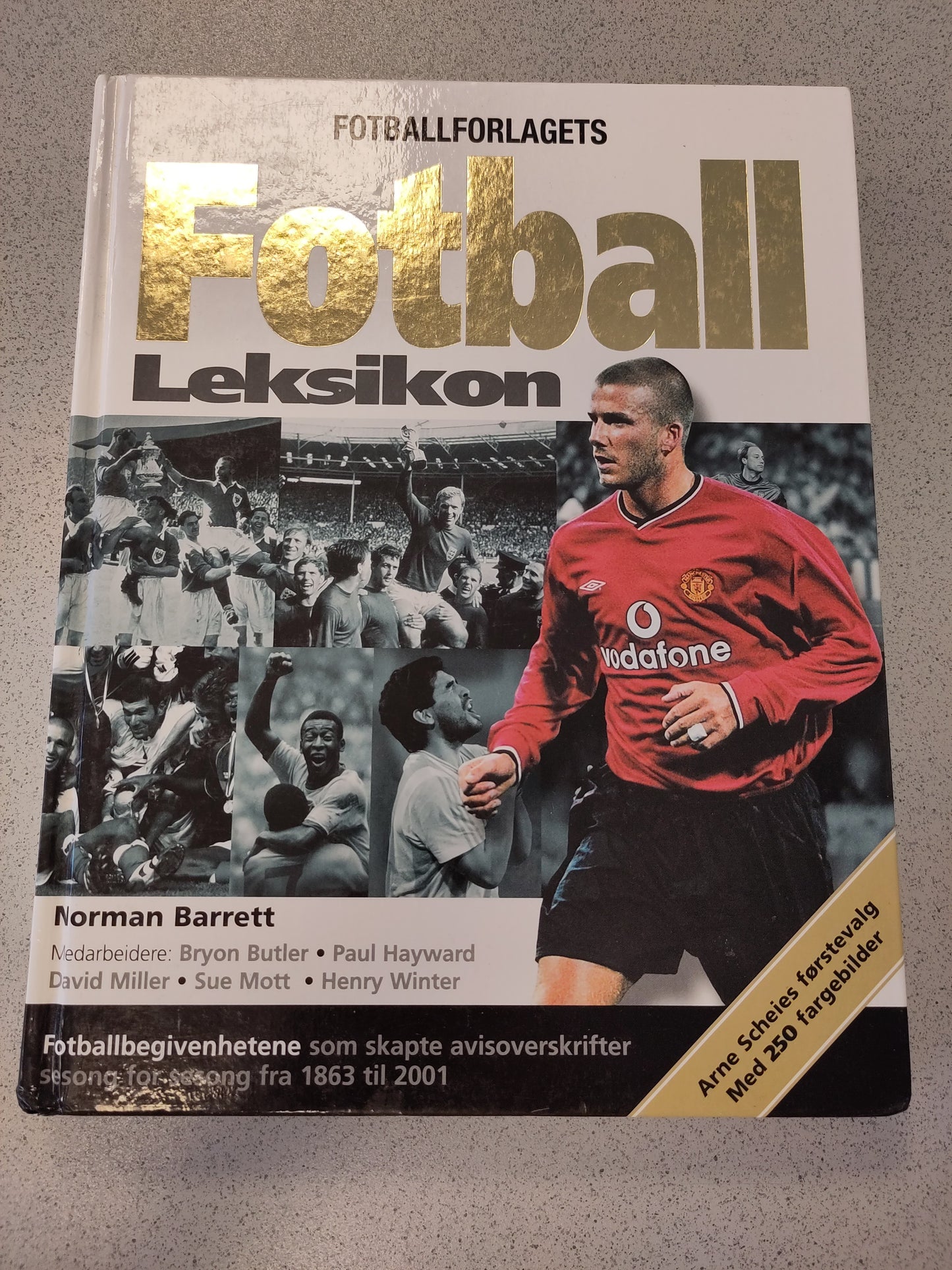 BOK: Fotball Leksikon (Norman Barrett)