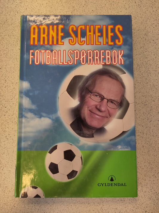 BOK: Arne Scheies fotballspørrebok