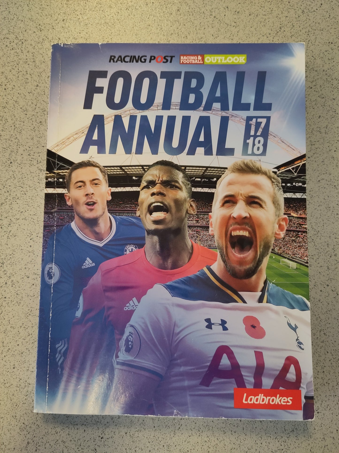 BOK: Football Annual 2017-18 (Ladbrokes)