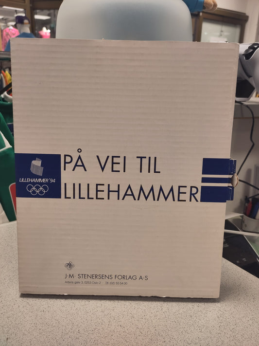 BOK: OL 1994 Lillehammer - På vei til Lillehammer (uåpnet m/ eske)