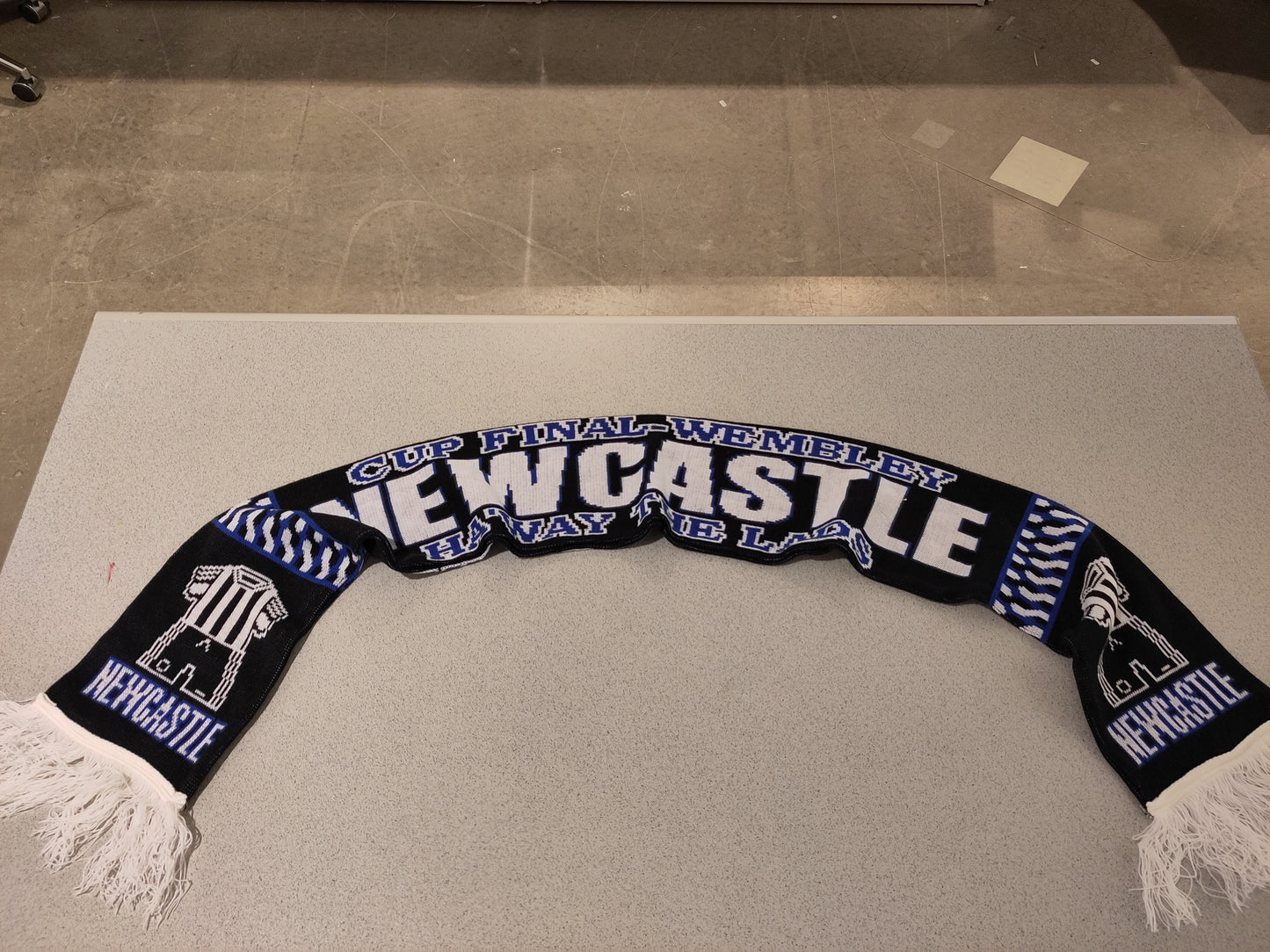 Newcastle skjerf v2