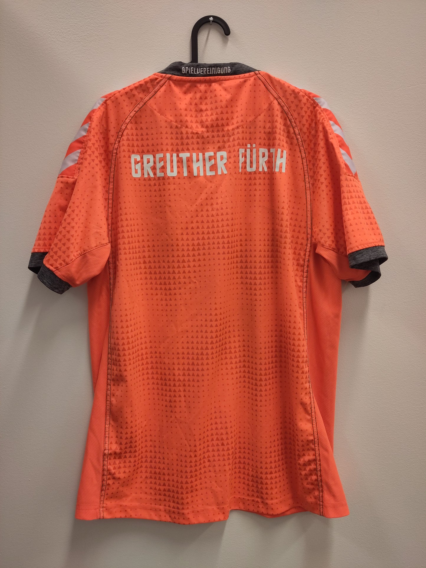 Greuther Fürth drakt 2013-15 tredje