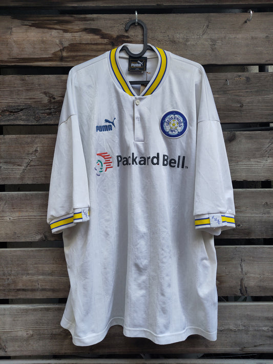 Leeds drakt 1996-98 hjemme