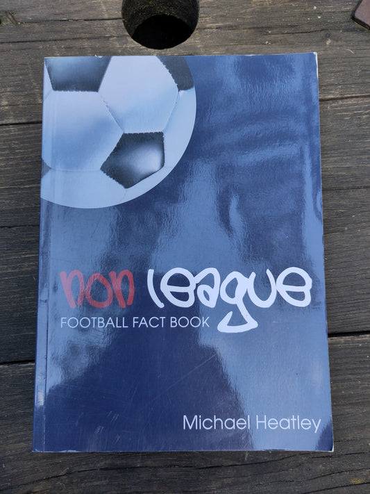 BOK: Non-League Football Factbook (Michael Heatley)