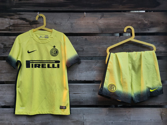 Inter jersey 2015-16 third child (w/ shorts)