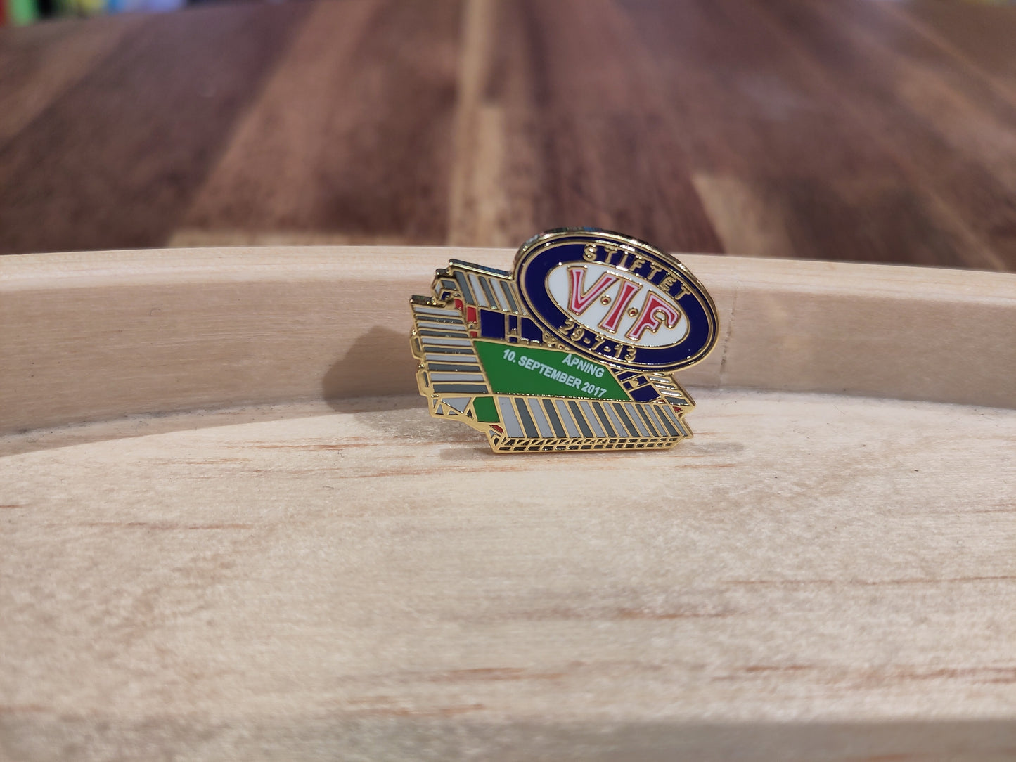 PINS: Diverse norske klubber