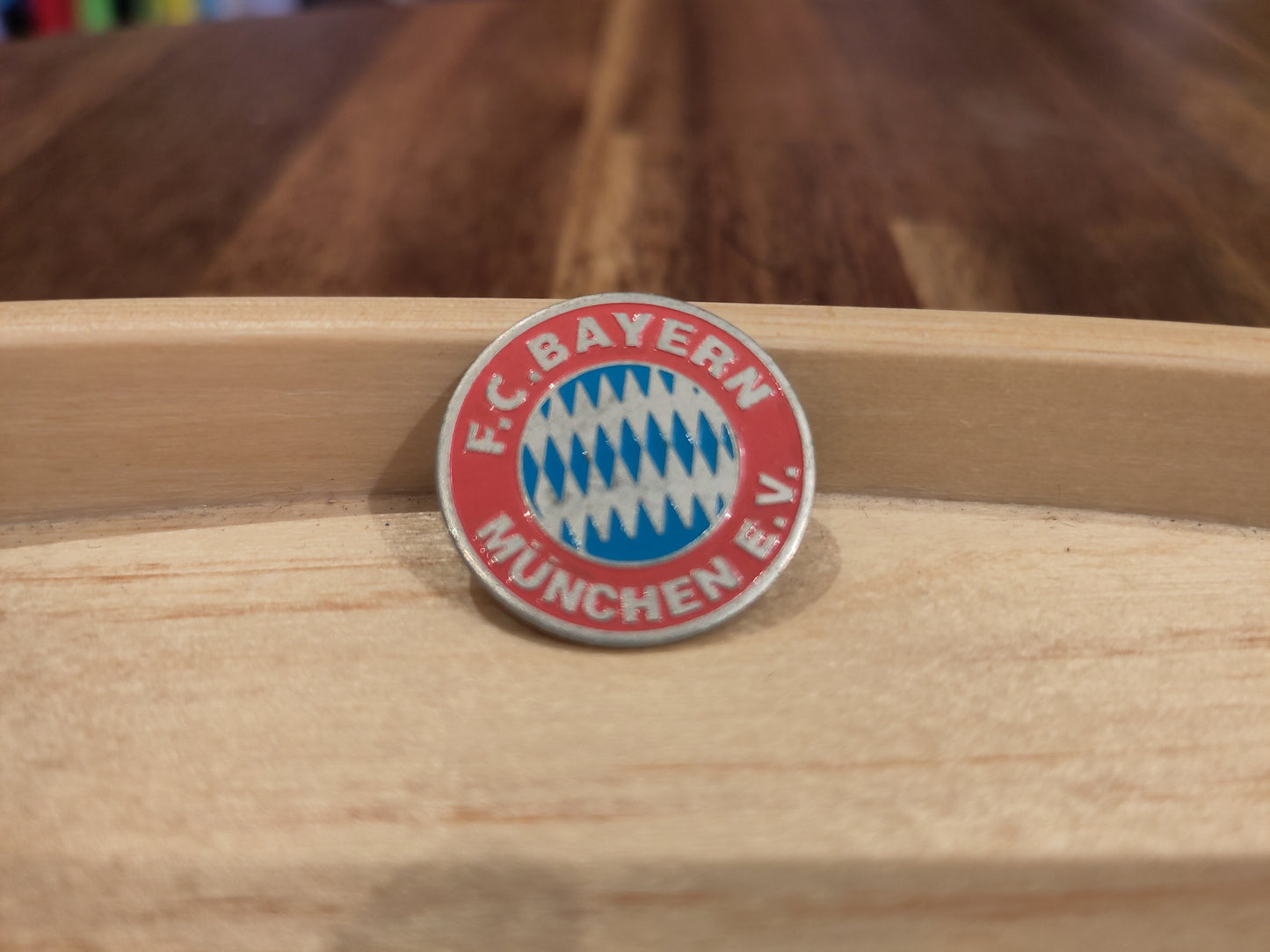 PINS: Diverse europeiske klubber