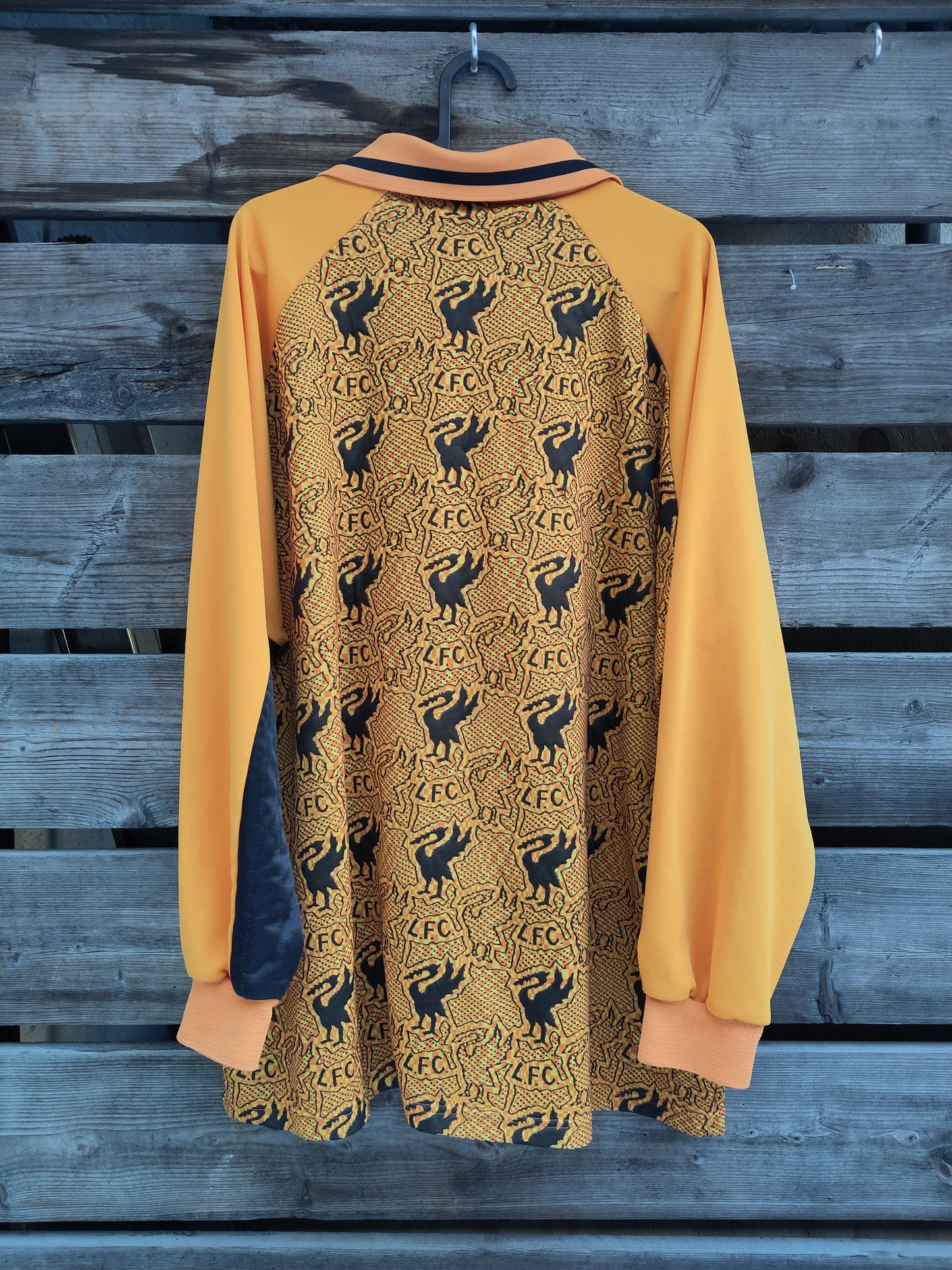 Liverpool away goalkeeper shirt 1996-97