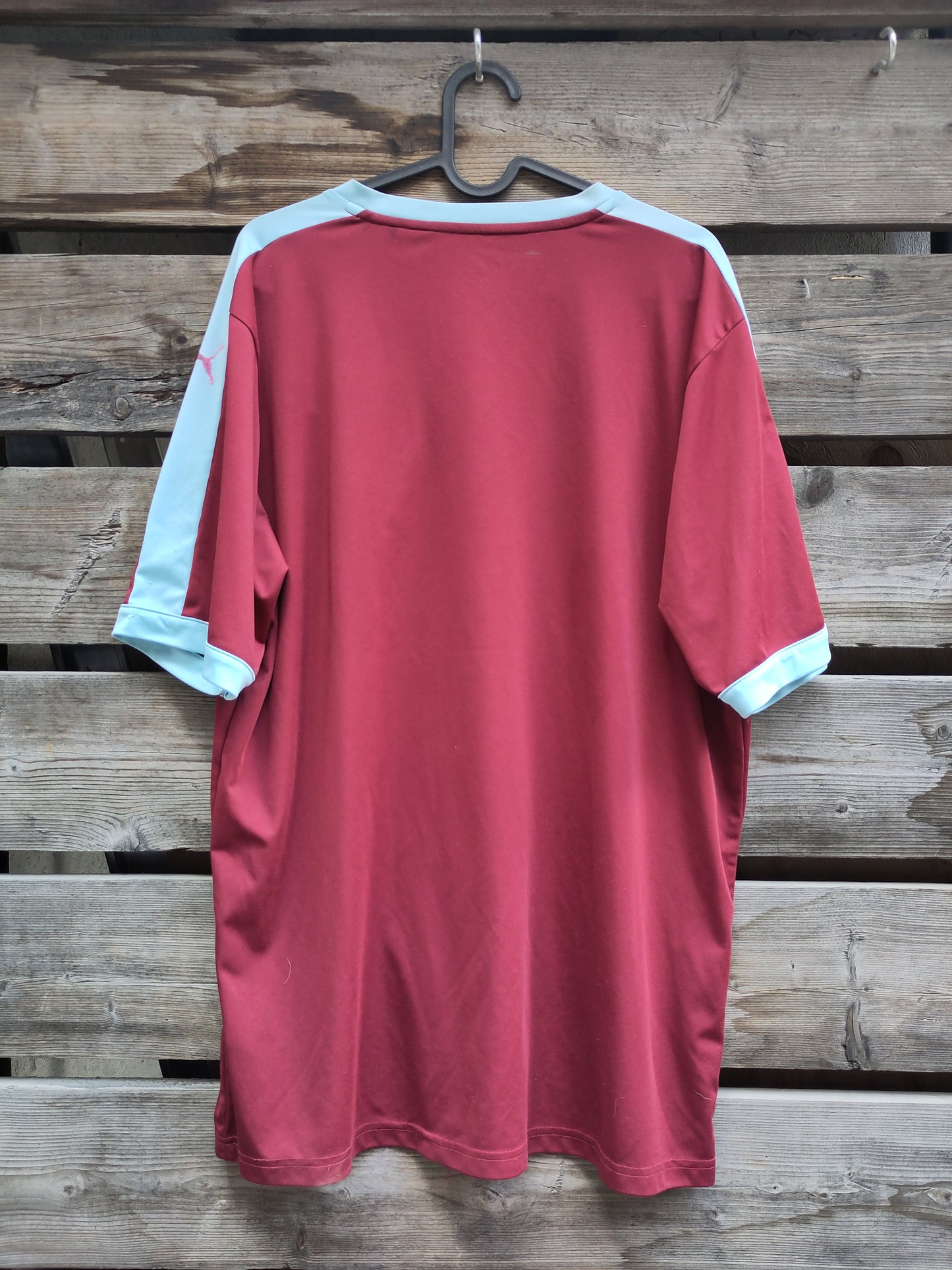 Burnley drakt 2015-16 hjemme