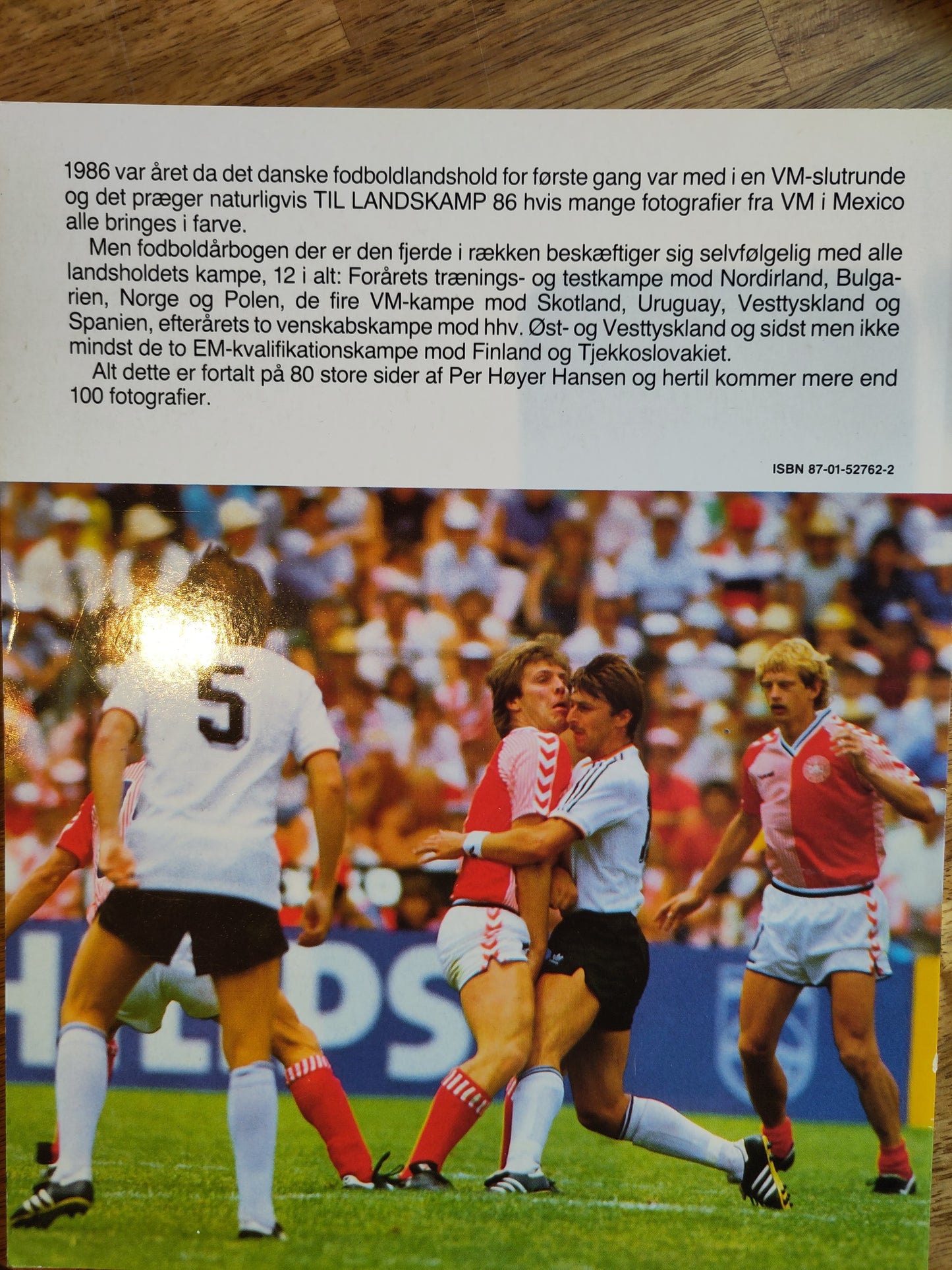 BOK: Til landskamp 86 - Danmark i VM og mod EM (Høyer Hansen)