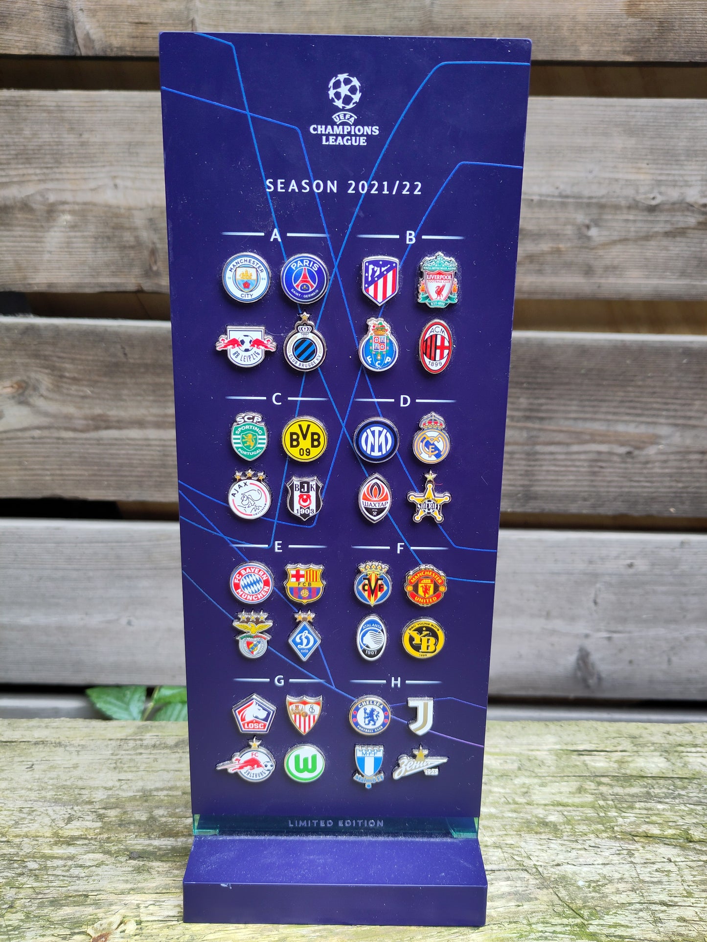 UEFA Champions League 2021-22 Limited Edition skilt m/ pins