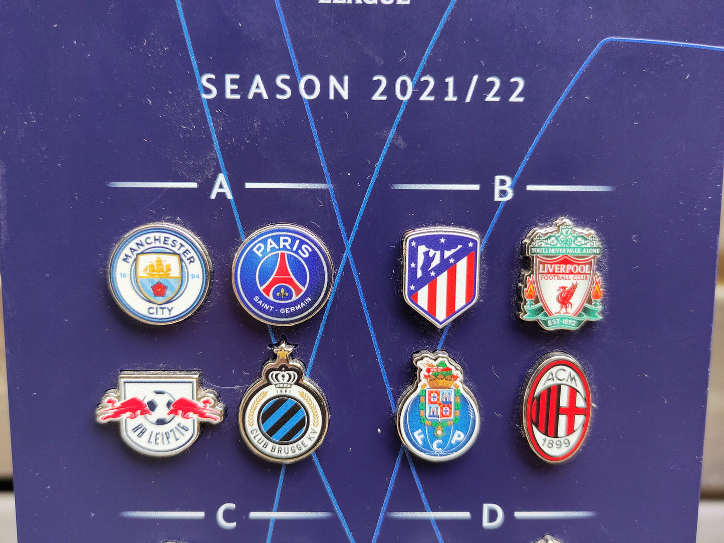 UEFA Champions League 2021-22 Limited Edition skilt m/ pins