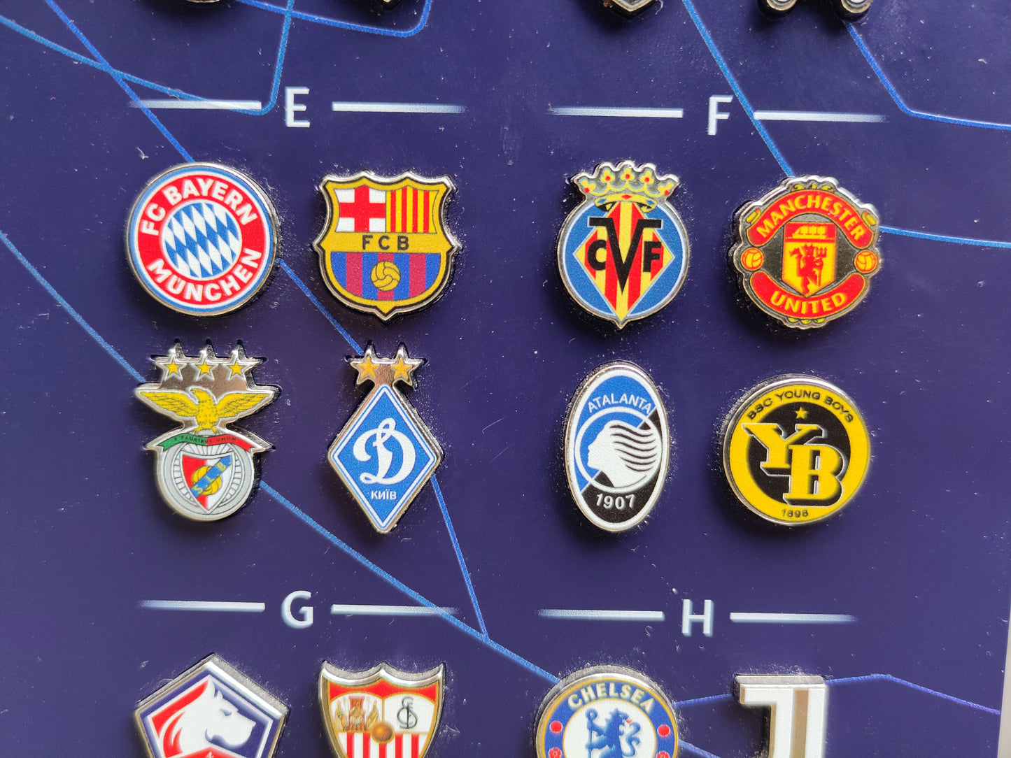 UEFA Champions League 2021-22 Limited Edition skilt m/ pins