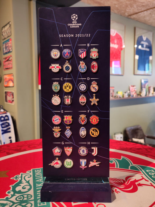 UEFA Champions League 2021-22 Limited Edition skilt m/ pins