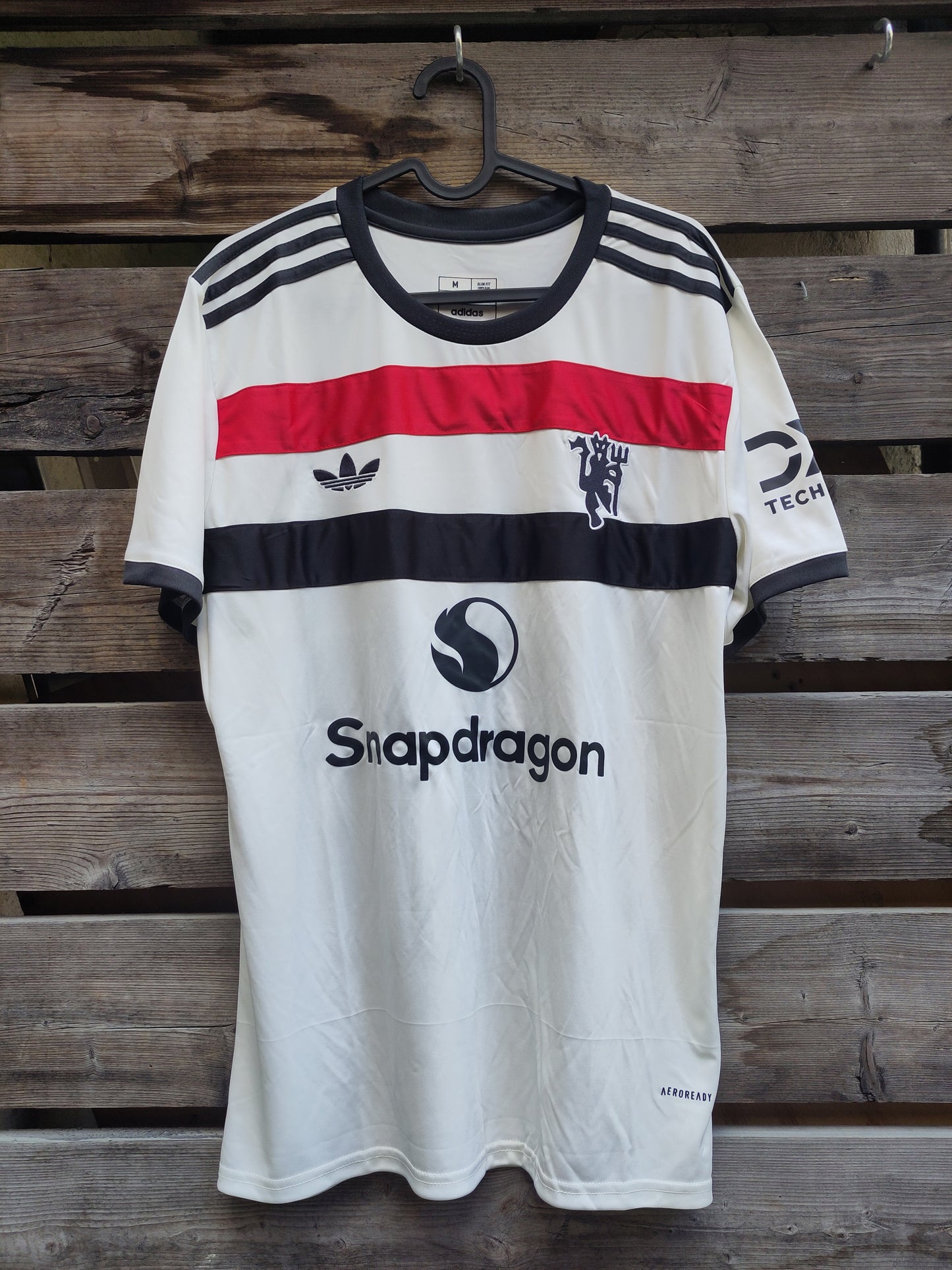 Manchester United drakt 2024-25 tredje