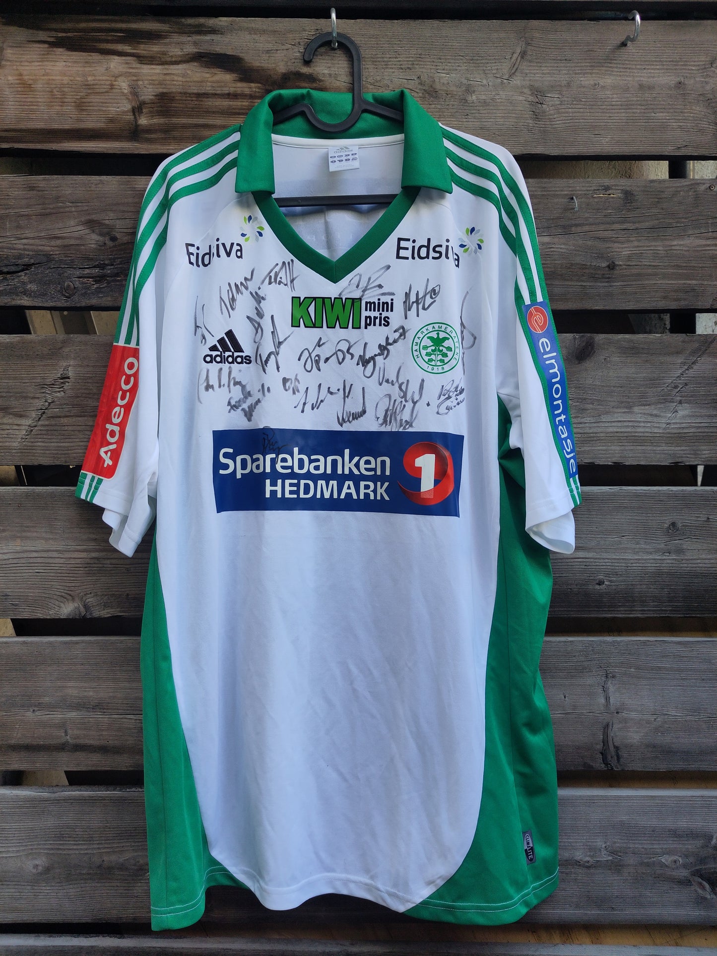 HamKam drakt 2009 hjemme signert v2