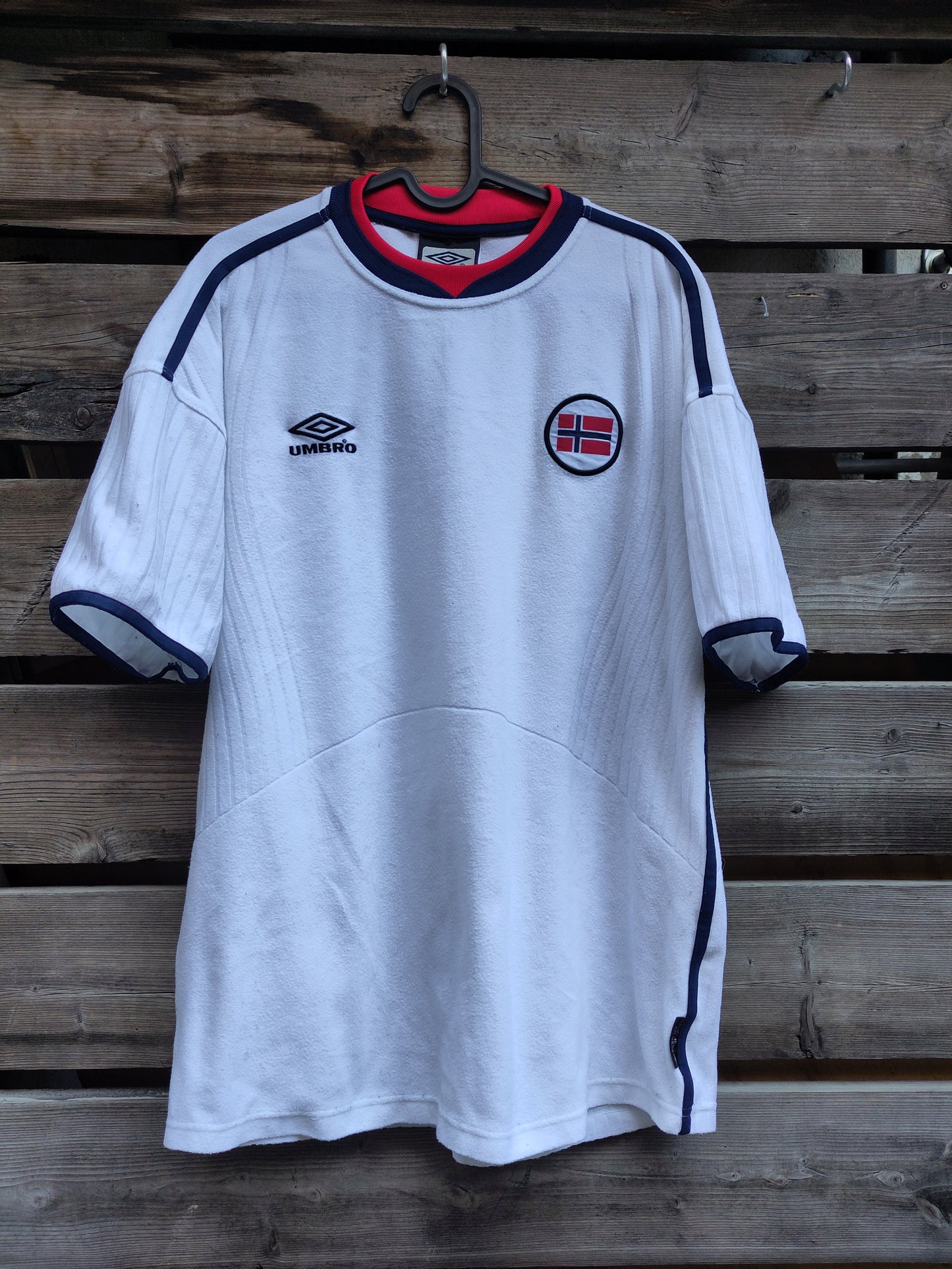 Norge drakt 2000 borte