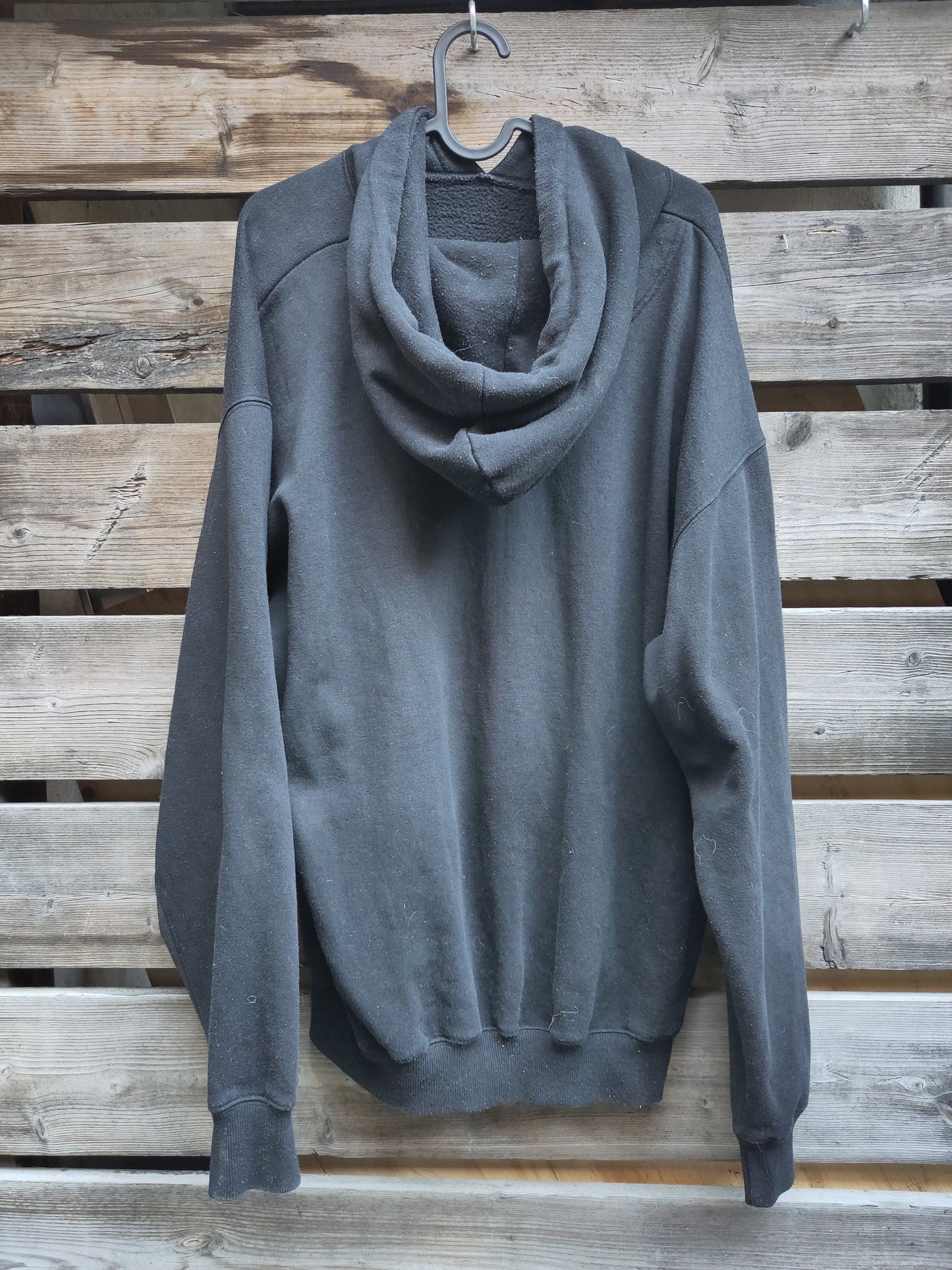 Briskebybanden hettegenser