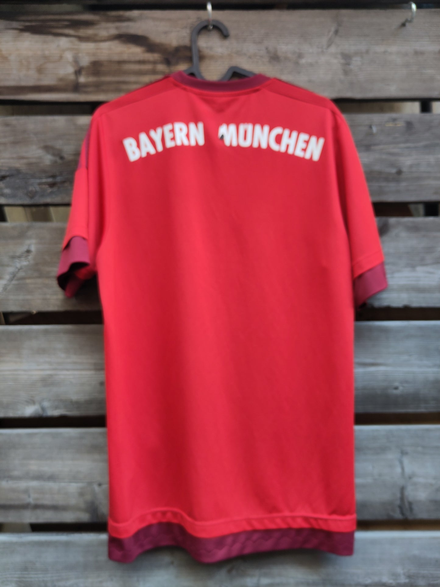 Bayern München drakt 2015-16 hjemme (slitt)