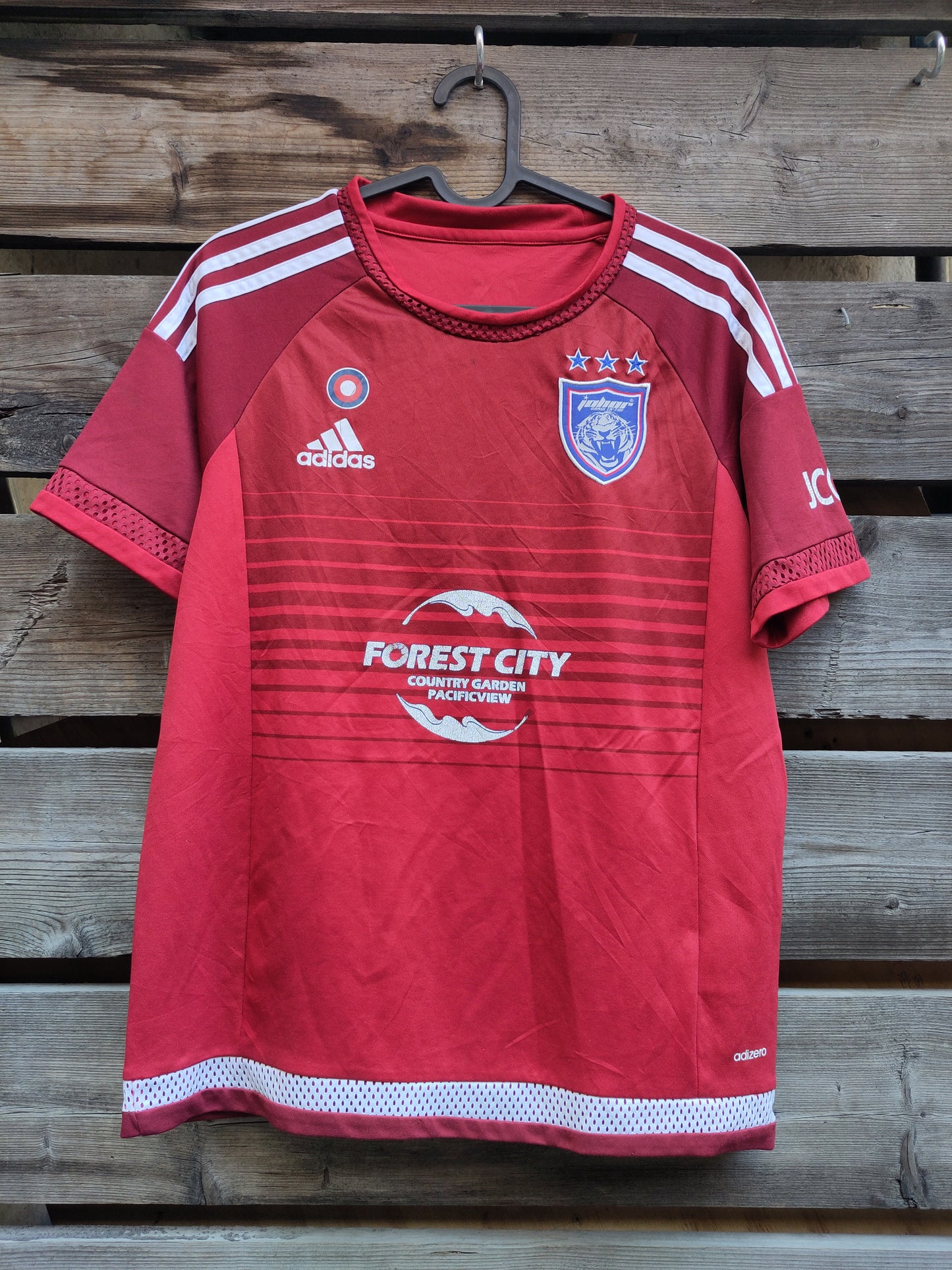 Johor Darul Ta'zim drakt 2016 borte