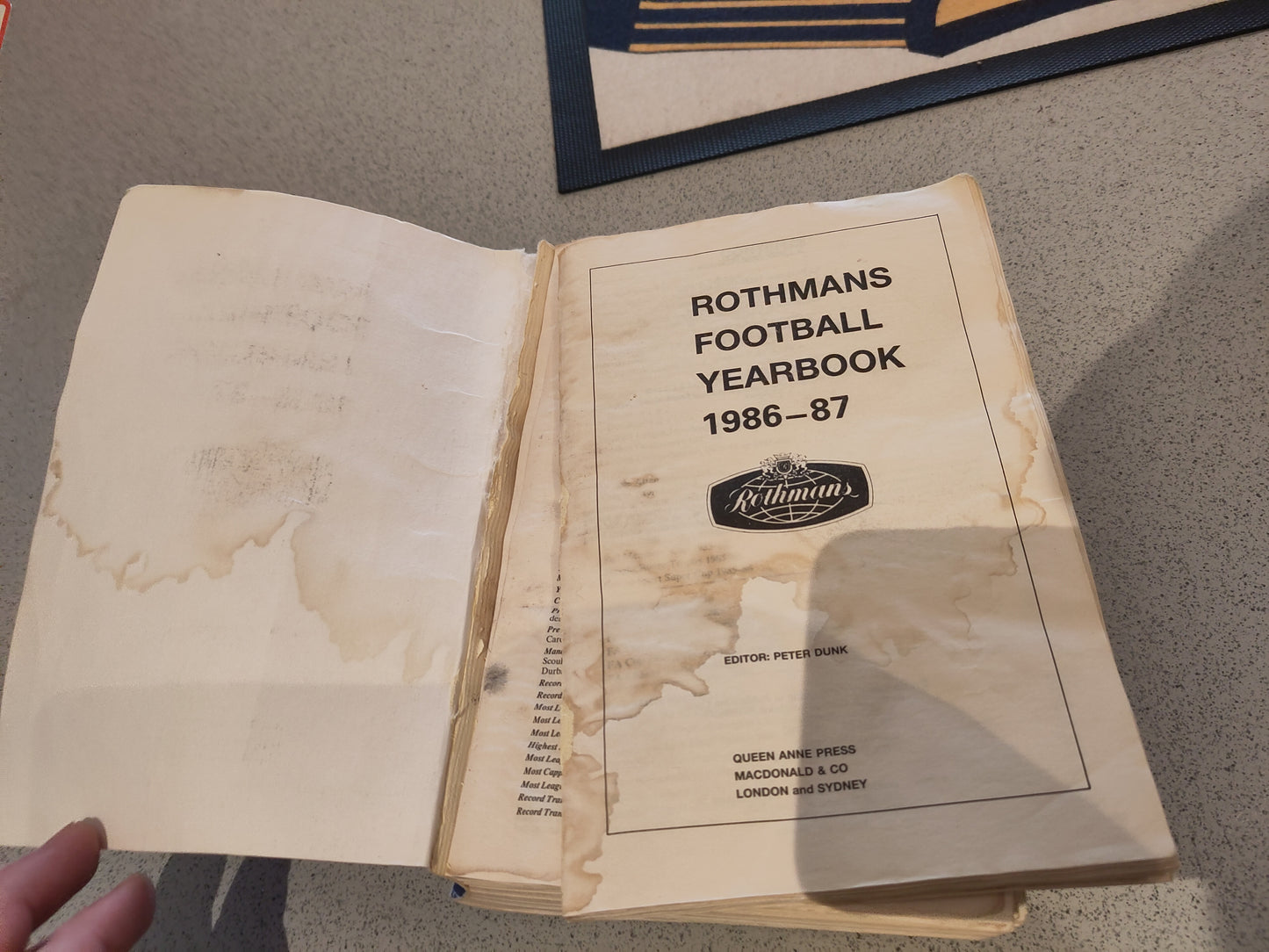 BOK: Rothmans Football Yearbook/Sky Sports Football Yearbook