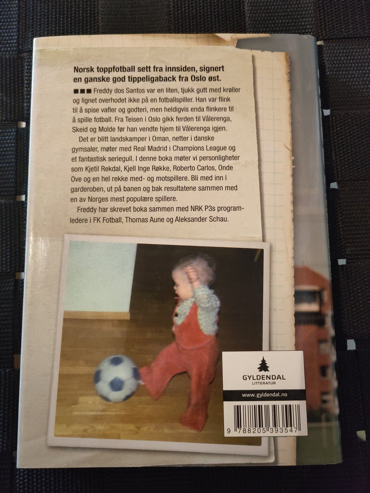 BOK: Freddy dos Santos - Mitt liv som ganske god fotballspiller (Schau/Aune/dos Santos)