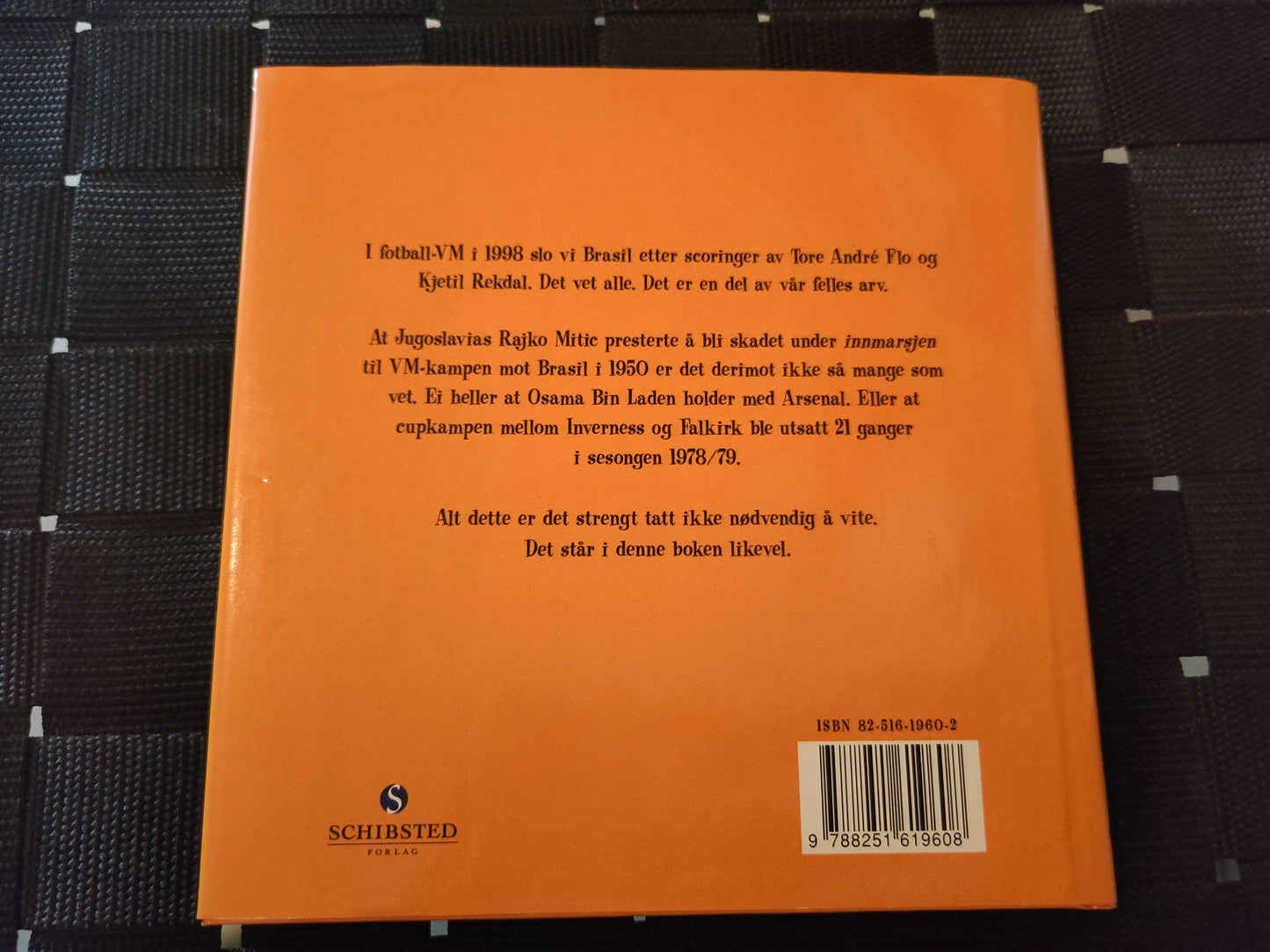 BOK: 144 ting du IKKE trenger å vite om fotball (Nielsen)