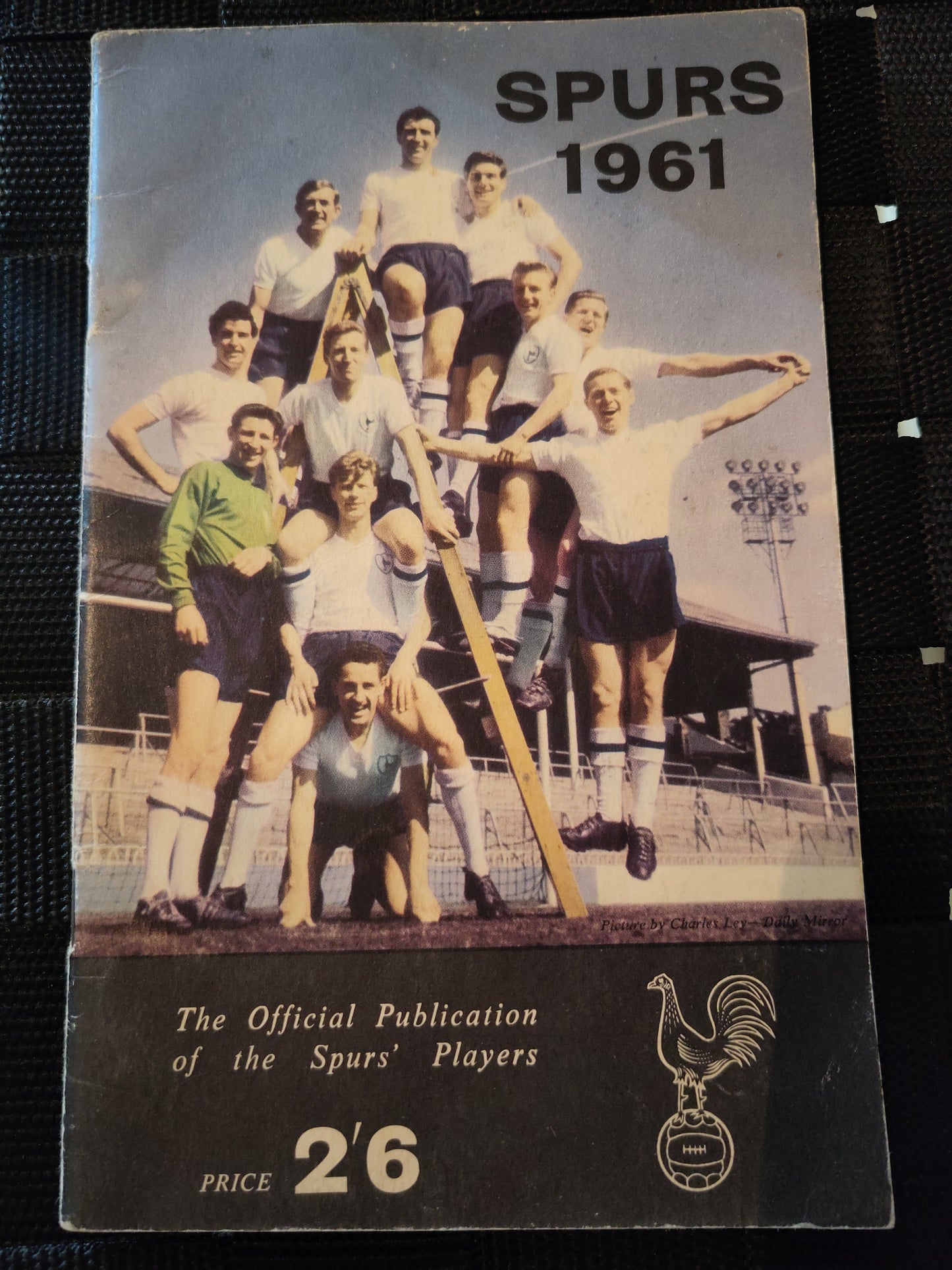 BOK: Tottenham Official Handbook (årganger fra 1961-1995)