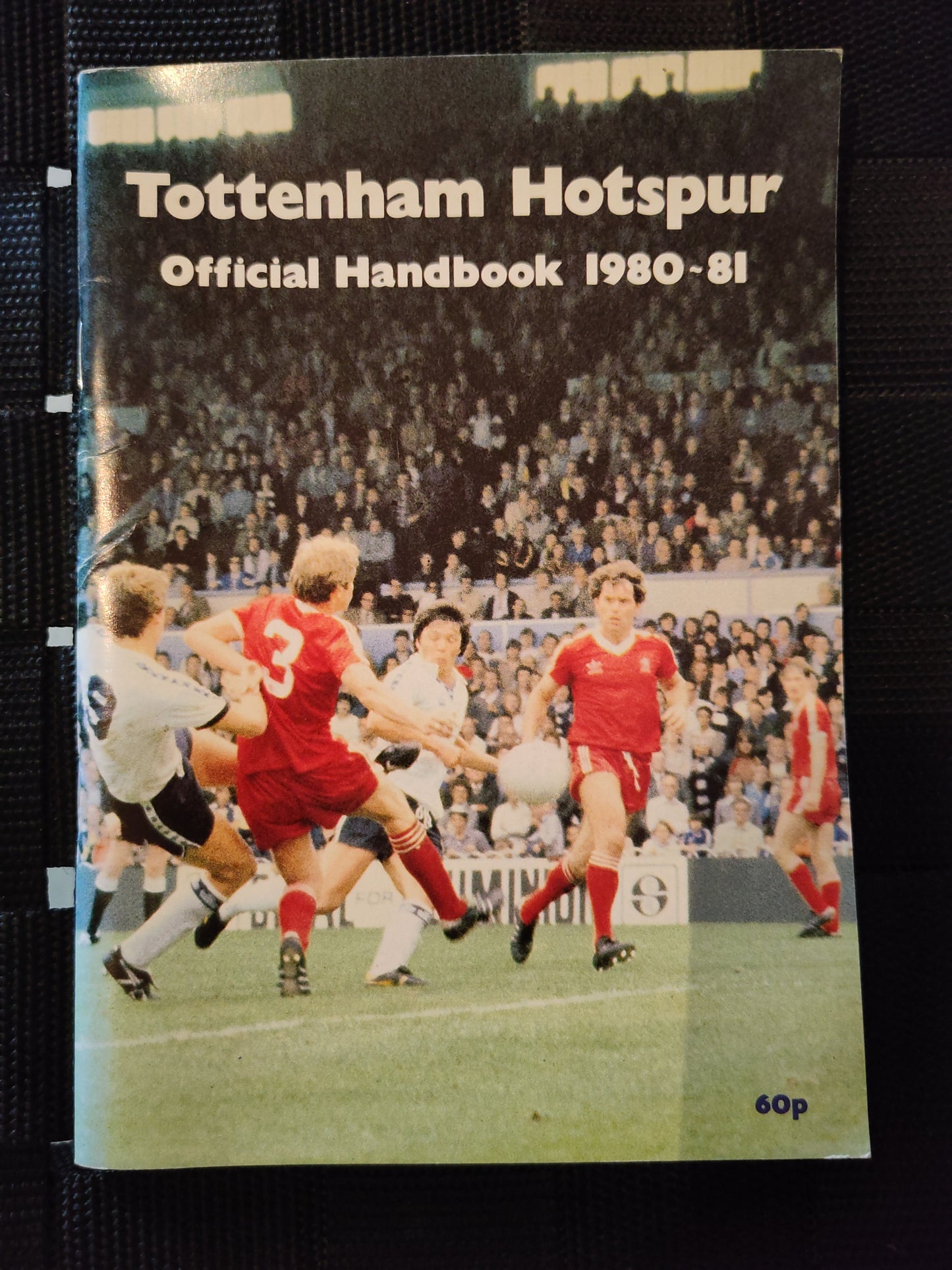 BOK: Tottenham Official Handbook (årganger fra 1961-1995)
